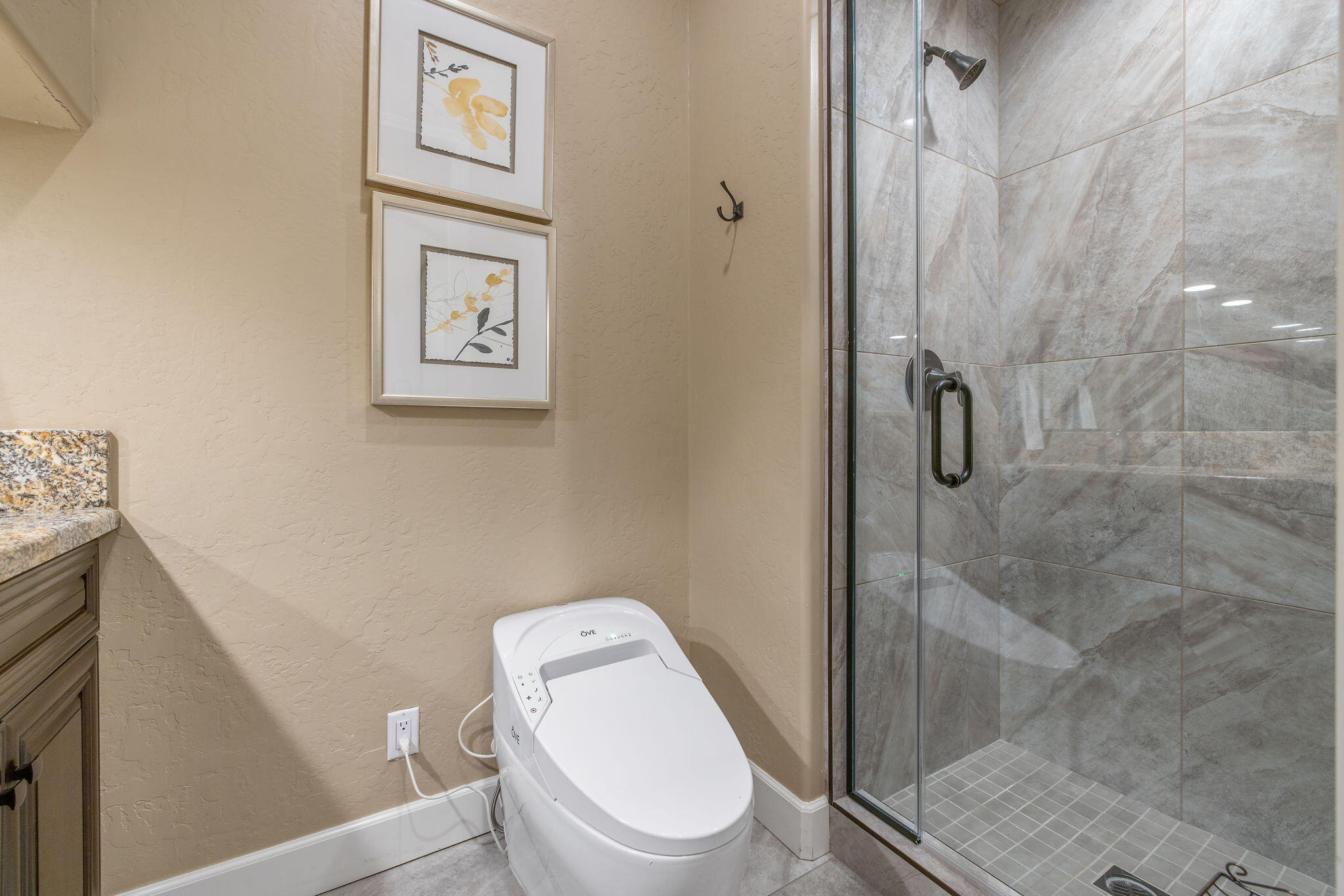 2433 Diamante Dr, Tulare, CA 93274