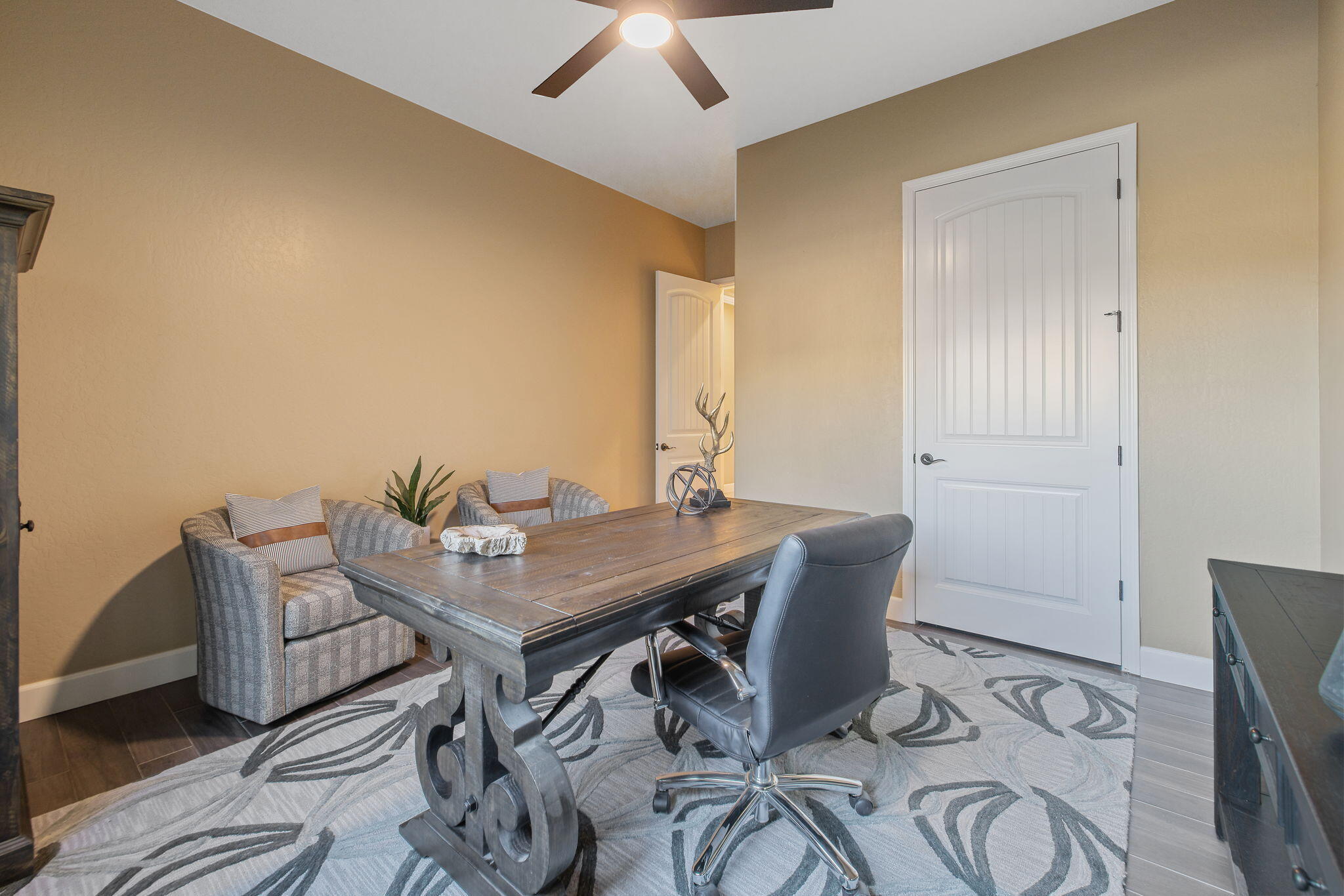 2433 Diamante Dr, Tulare, CA 93274