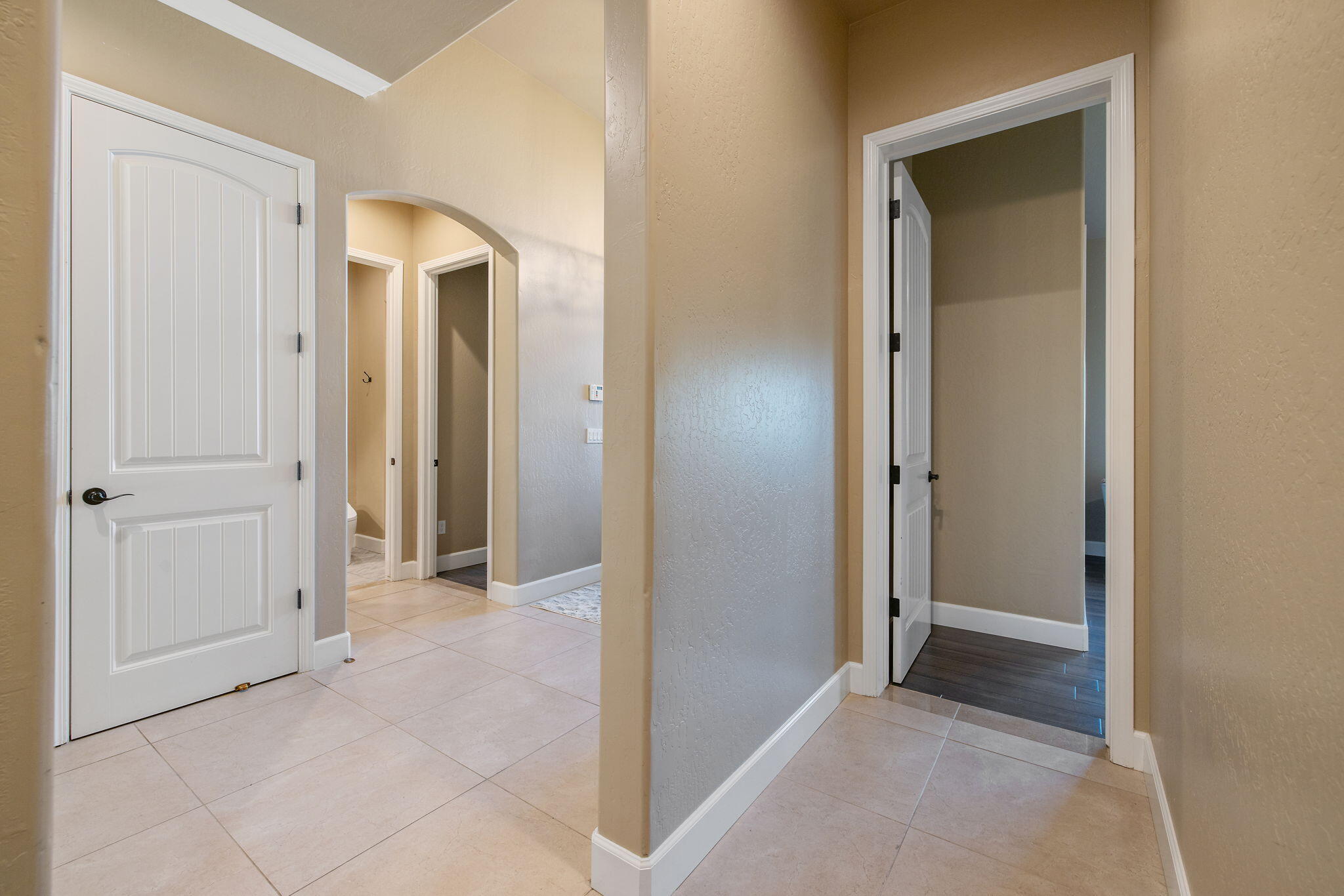 2433 Diamante Dr, Tulare, CA 93274