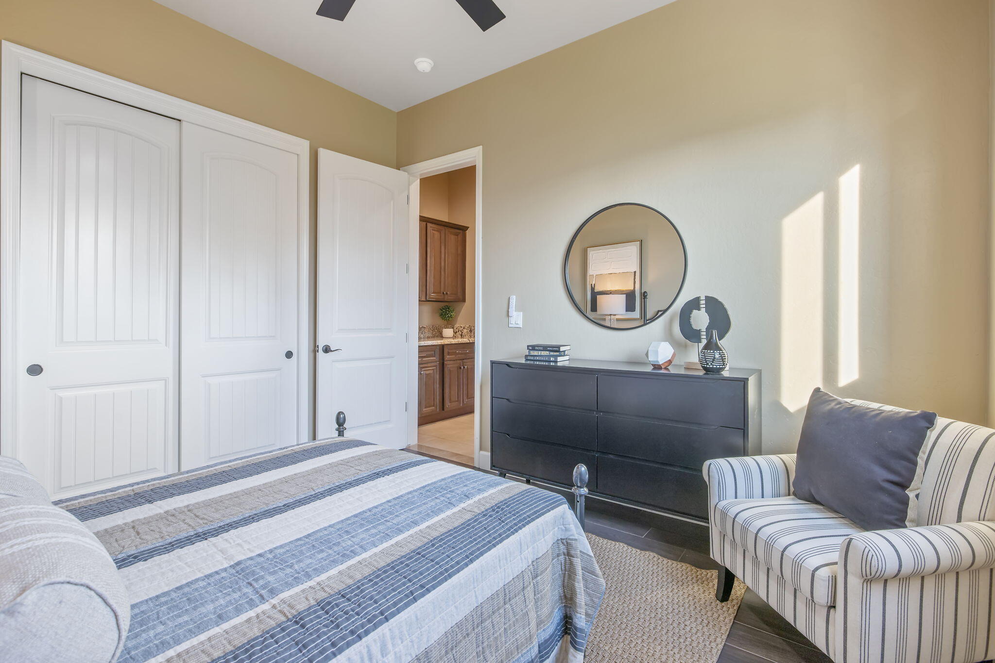 2433 Diamante Dr, Tulare, CA 93274