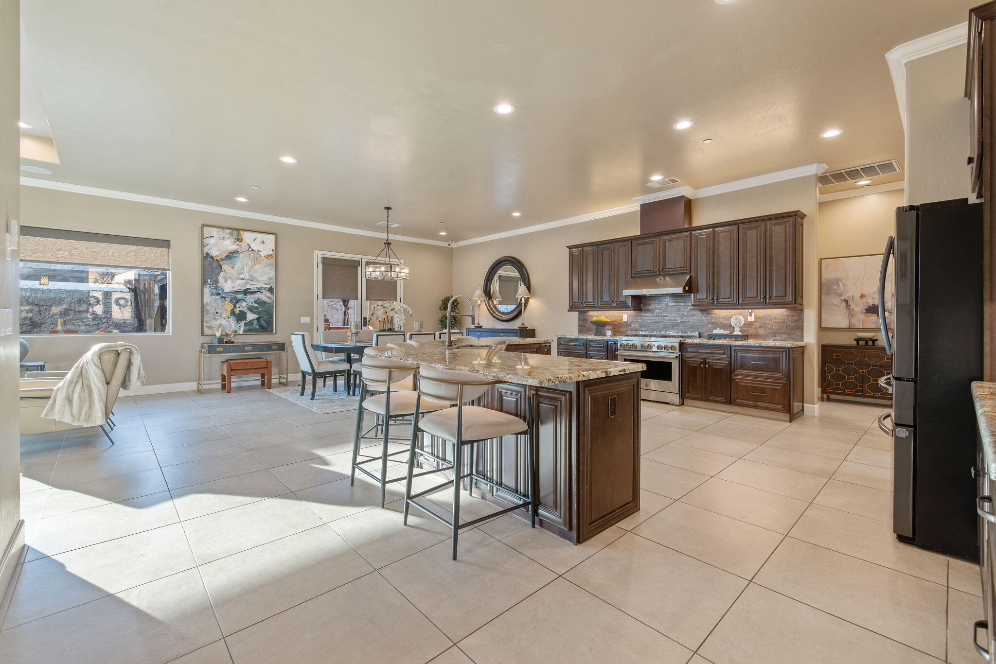 2433 Diamante Dr, Tulare, CA 93274