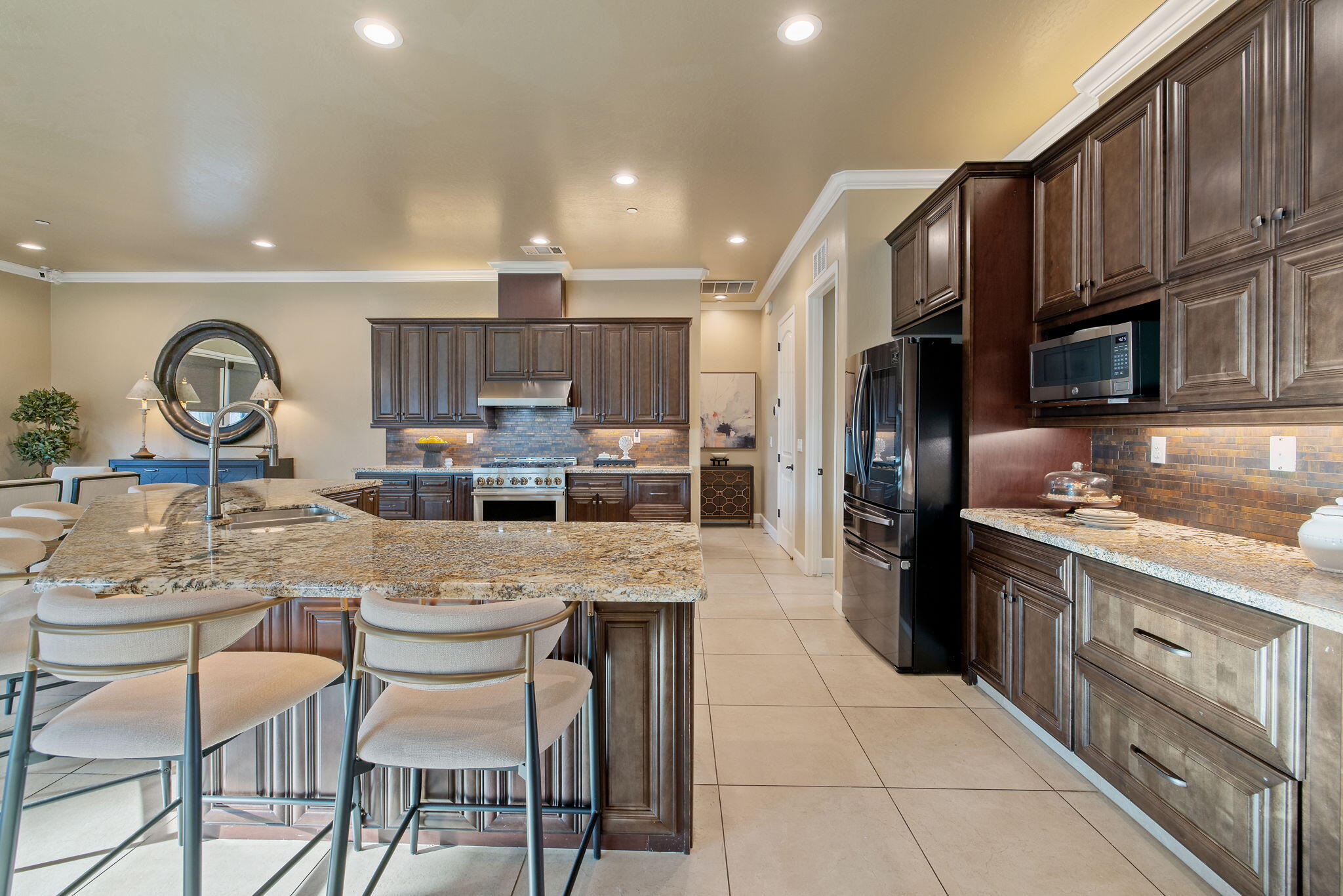 2433 Diamante Dr, Tulare, CA 93274