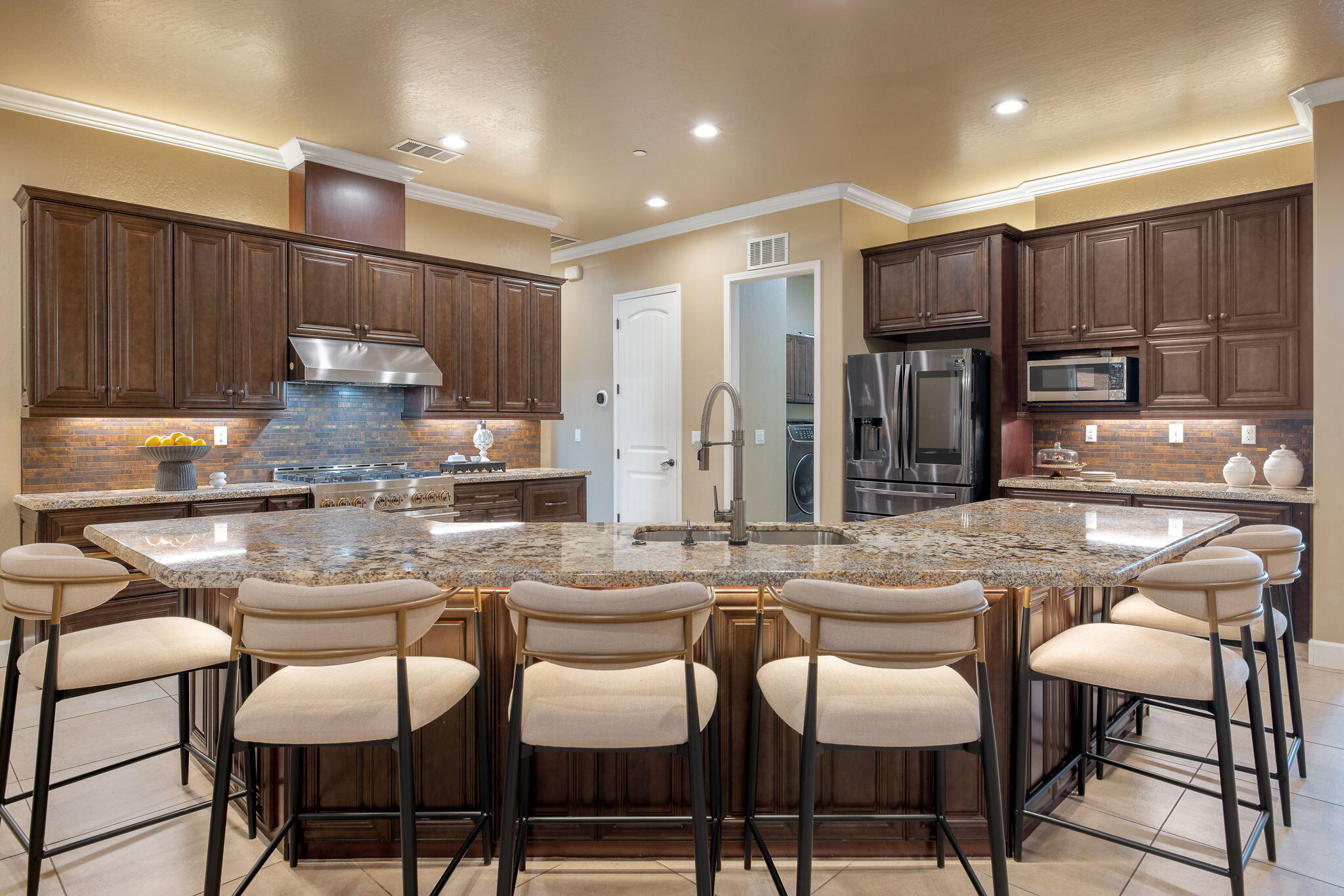 2433 Diamante Dr, Tulare, CA 93274