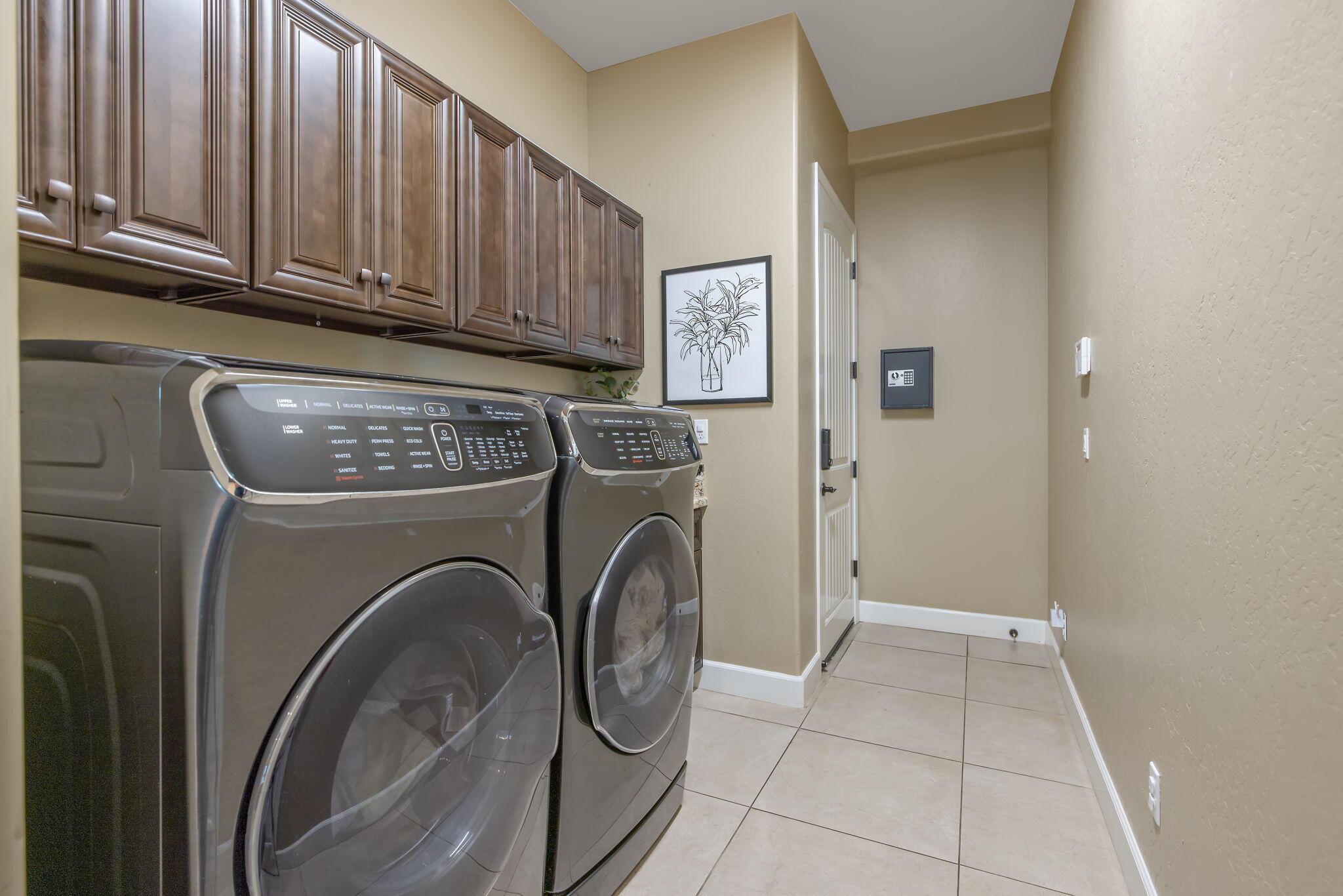 2433 Diamante Dr, Tulare, CA 93274