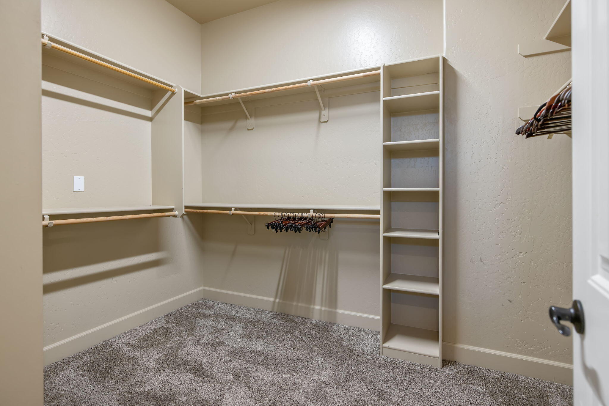 2433 Diamante Dr, Tulare, CA 93274