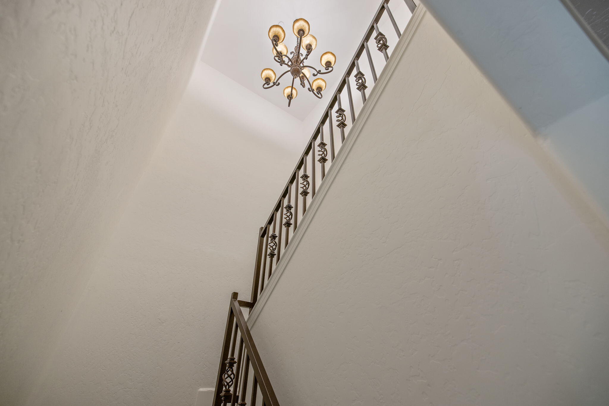 2433 Diamante Dr, Tulare, CA 93274