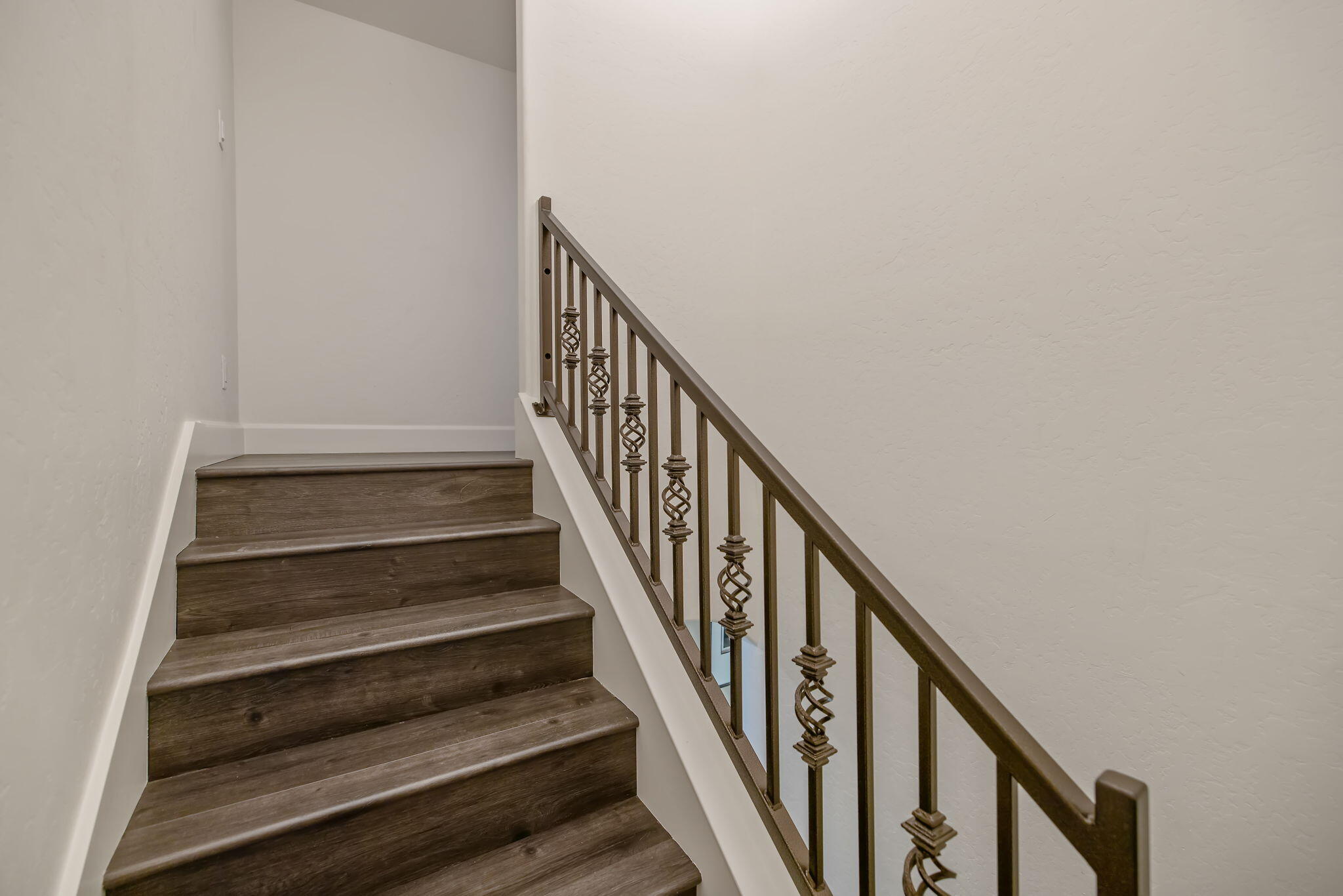 2433 Diamante Dr, Tulare, CA 93274