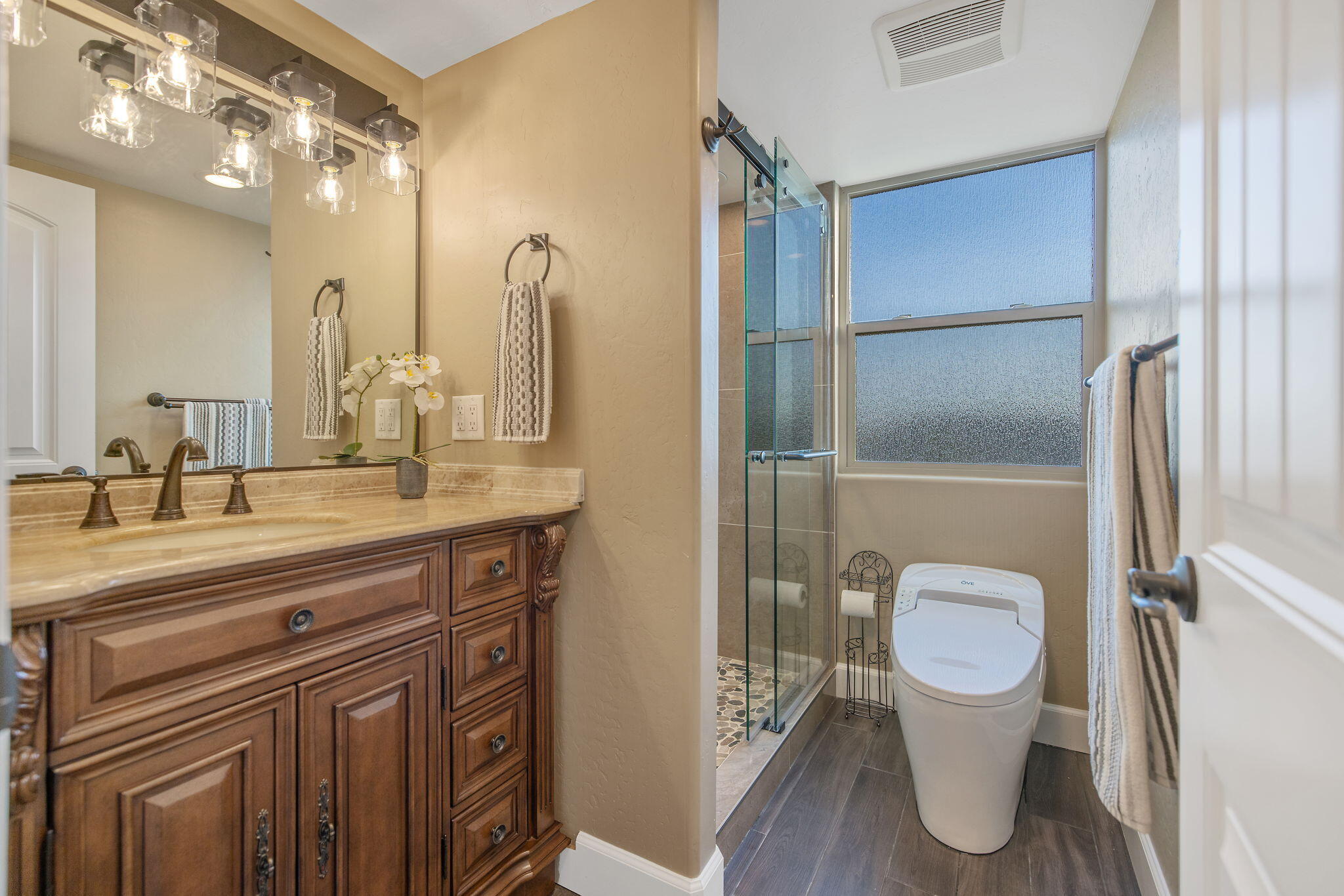 2433 Diamante Dr, Tulare, CA 93274