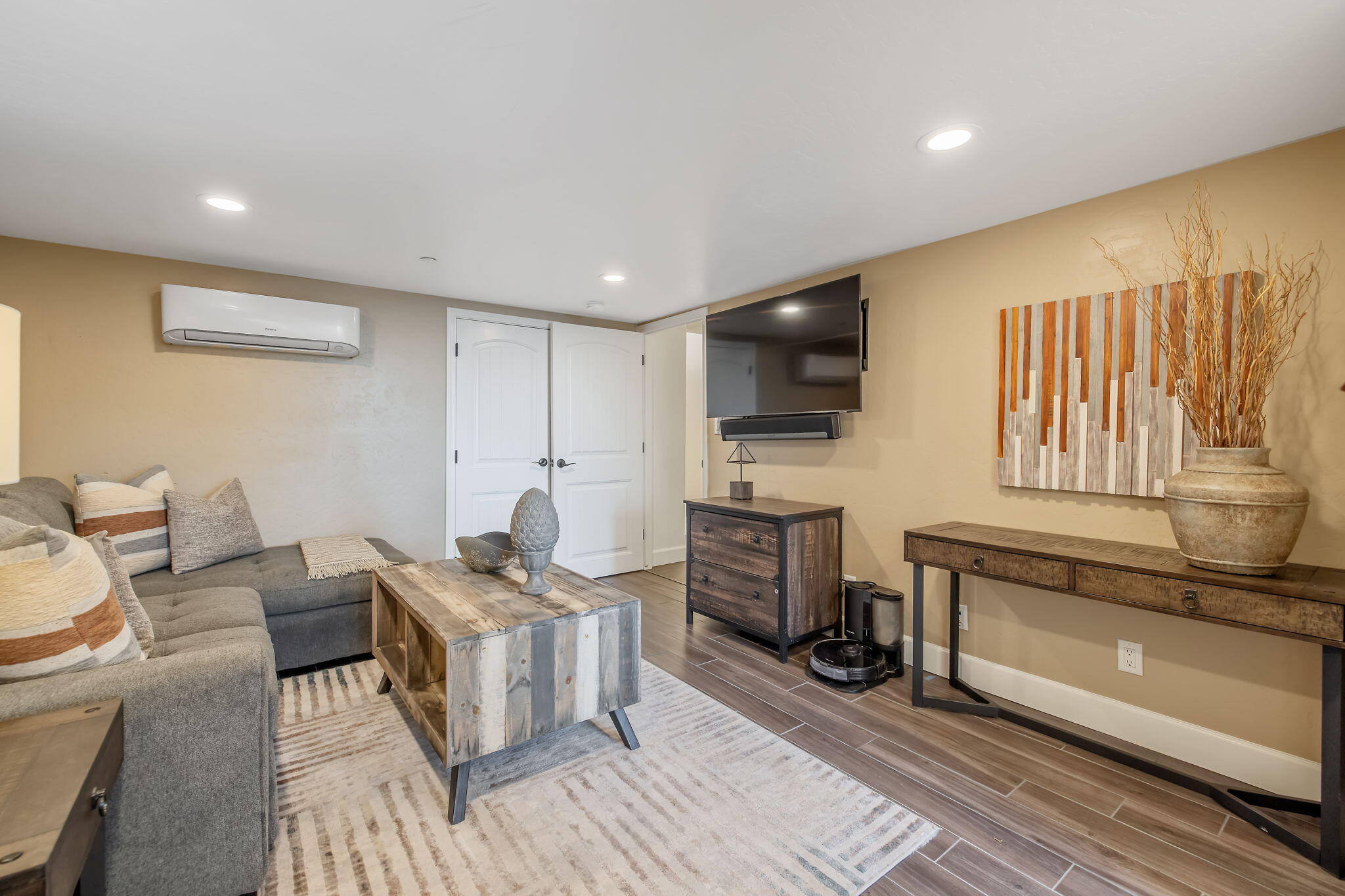 2433 Diamante Dr, Tulare, CA 93274