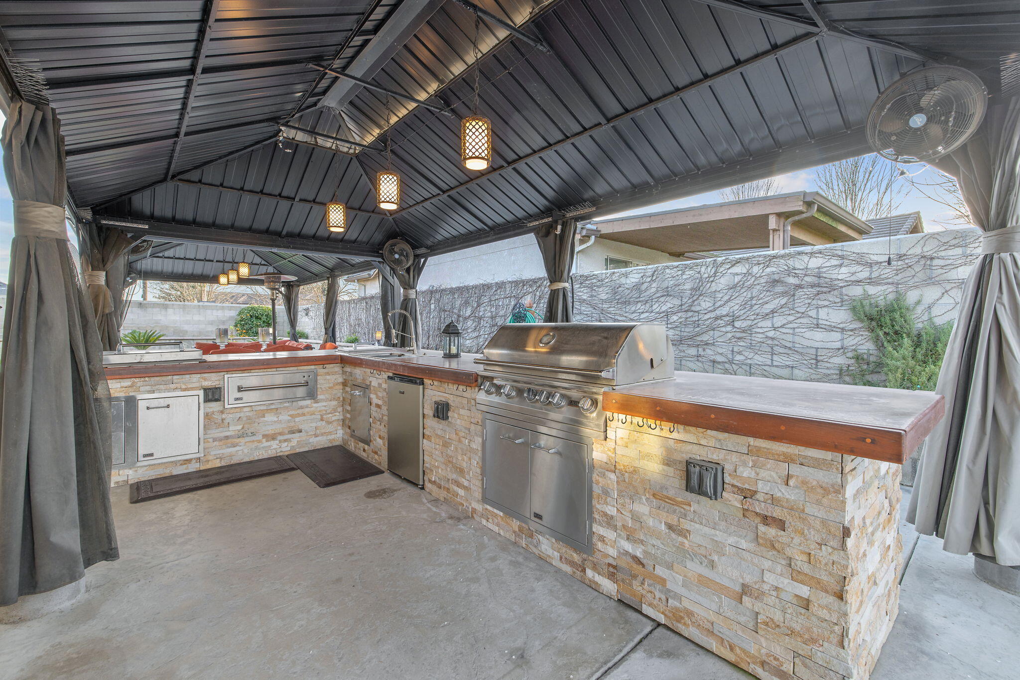 2433 Diamante Dr, Tulare, CA 93274