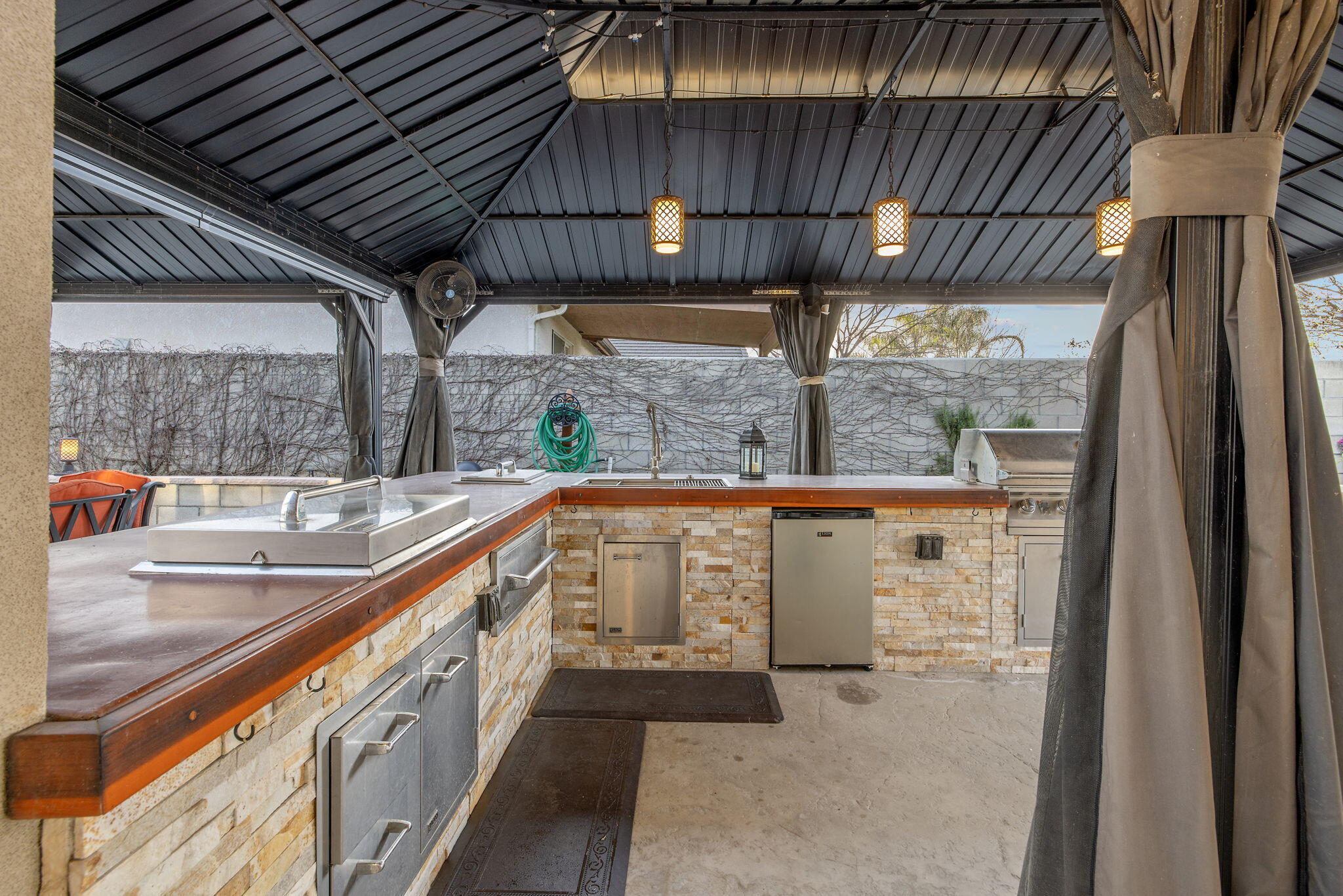 2433 Diamante Dr, Tulare, CA 93274