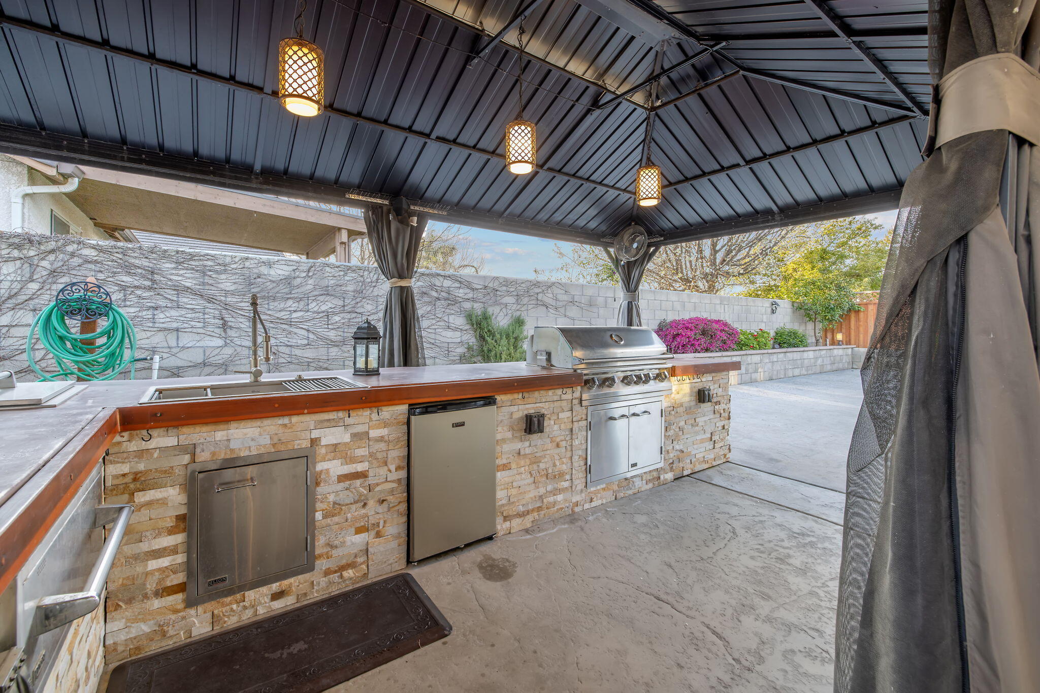 2433 Diamante Dr, Tulare, CA 93274