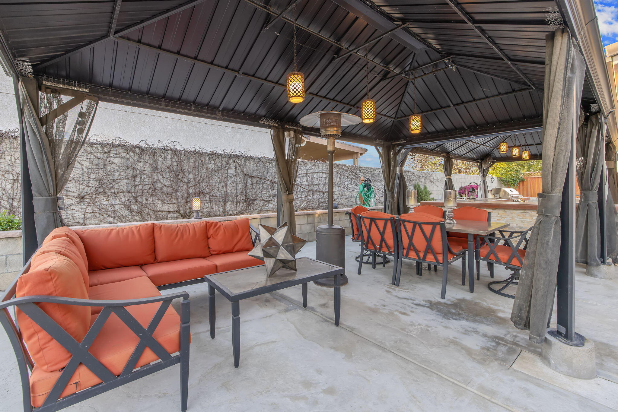 2433 Diamante Dr, Tulare, CA 93274