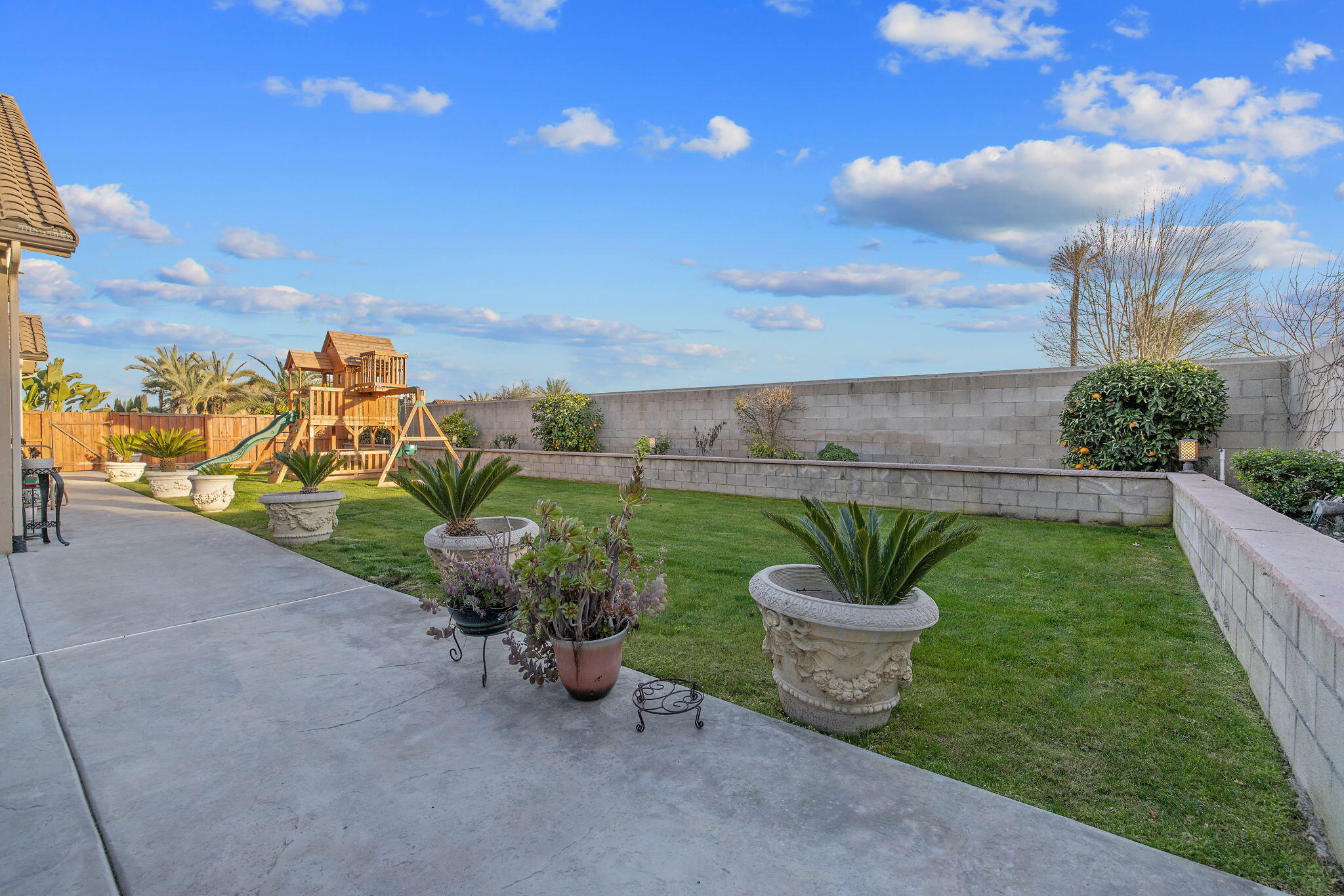 2433 Diamante Dr, Tulare, CA 93274