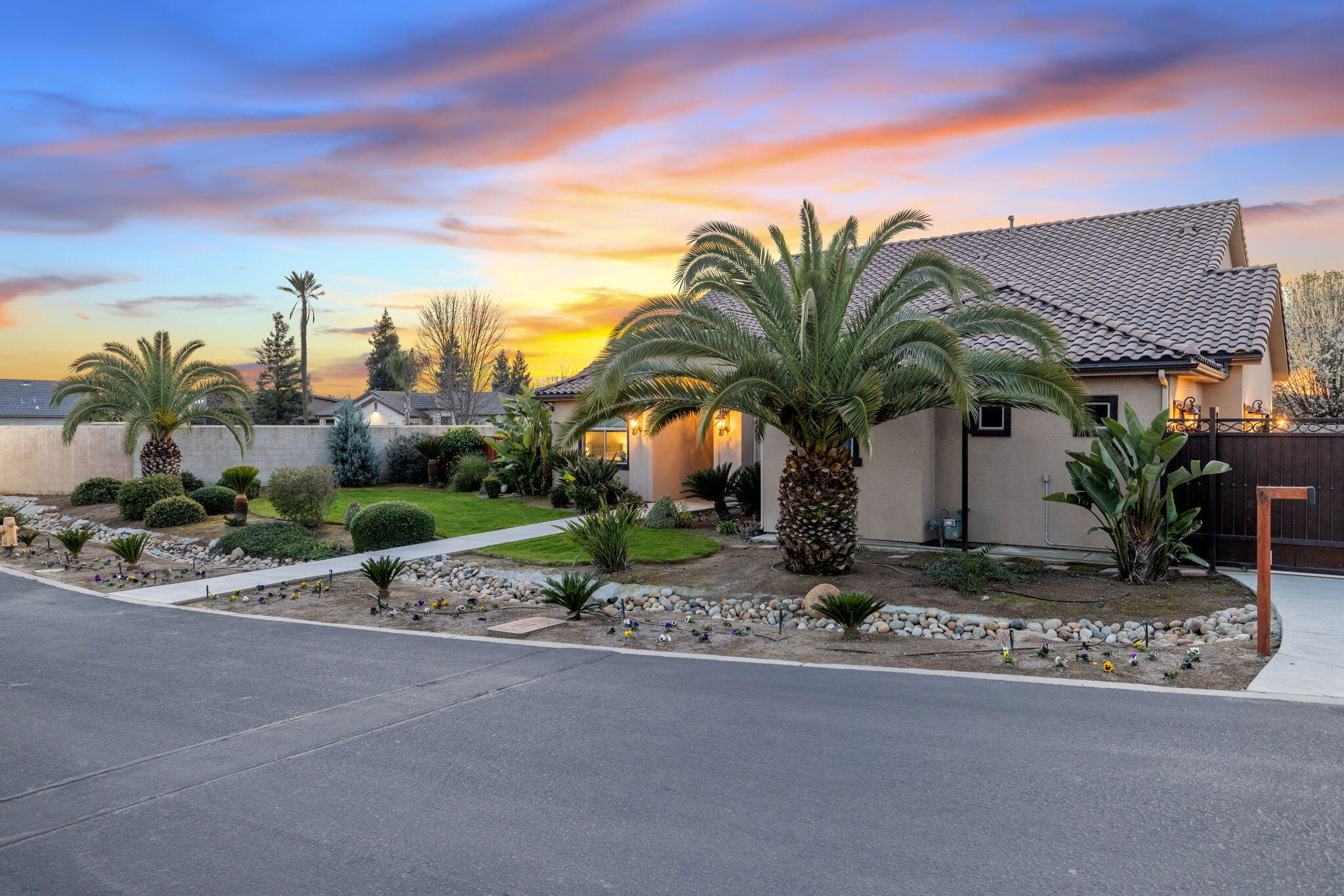 2433 Diamante Dr, Tulare, CA 93274