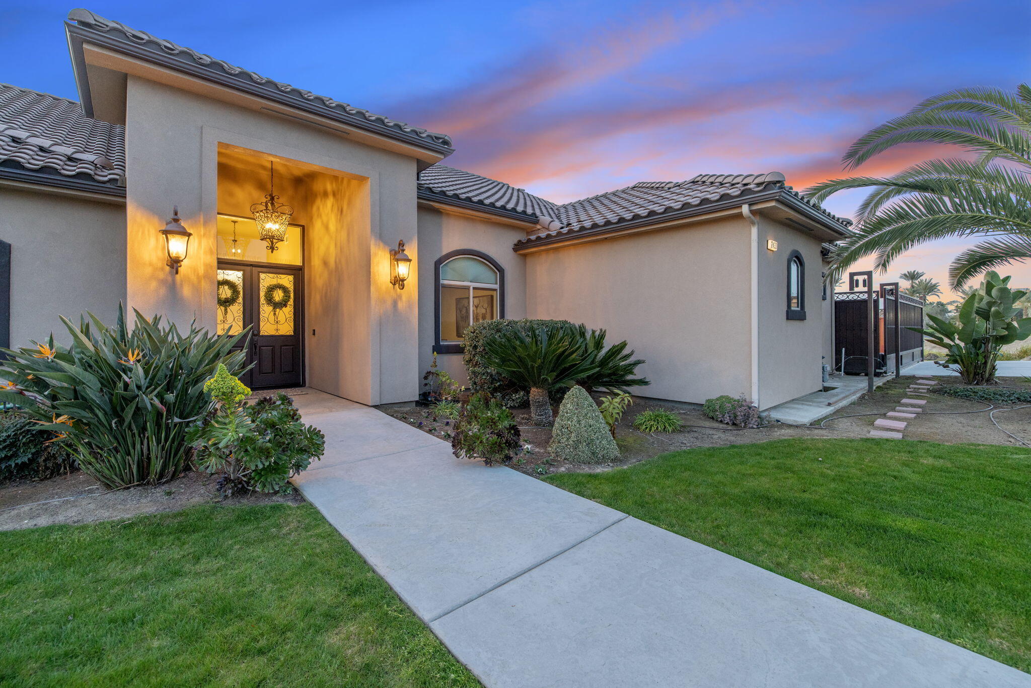 2433 Diamante Dr, Tulare, CA 93274