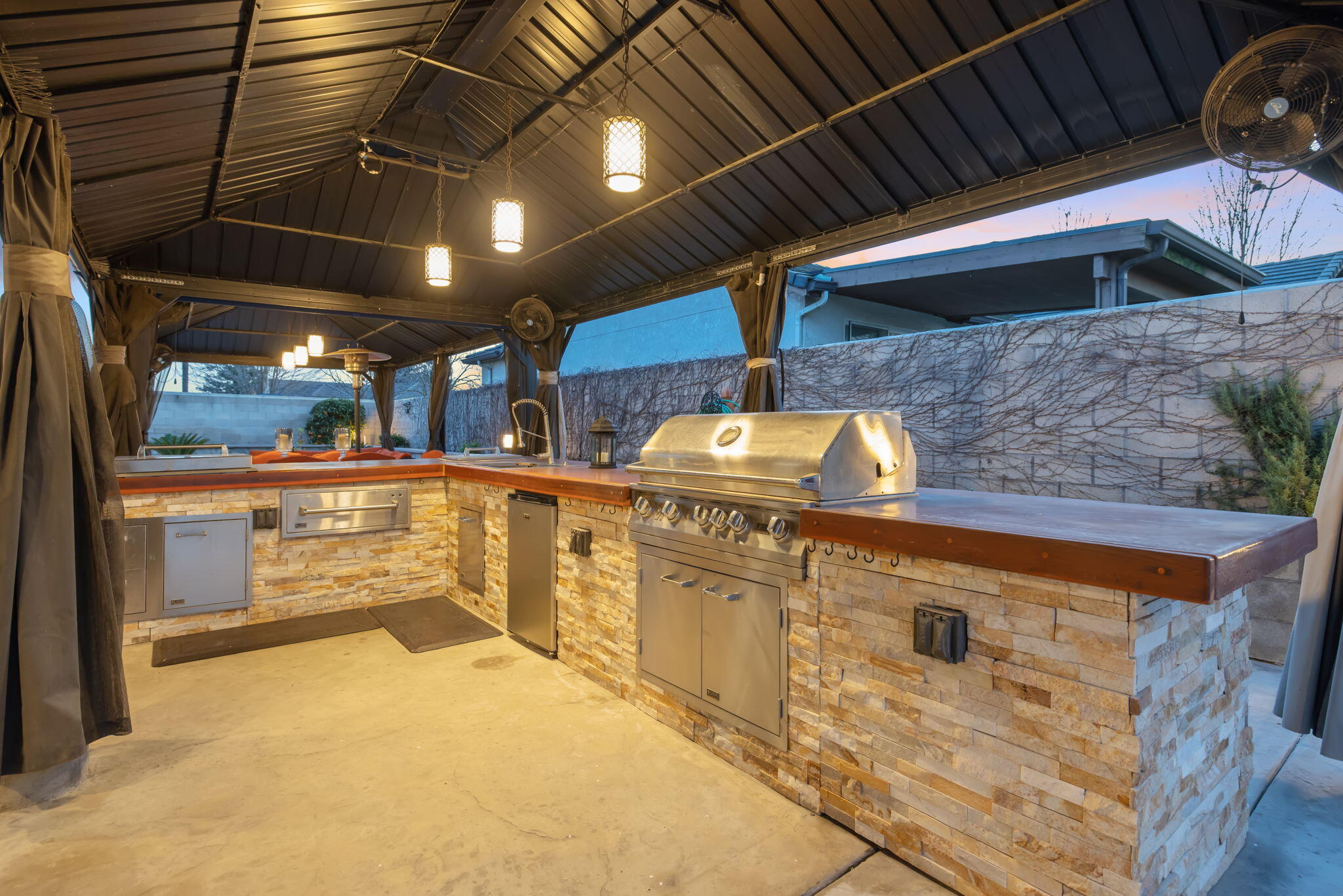 2433 Diamante Dr, Tulare, CA 93274