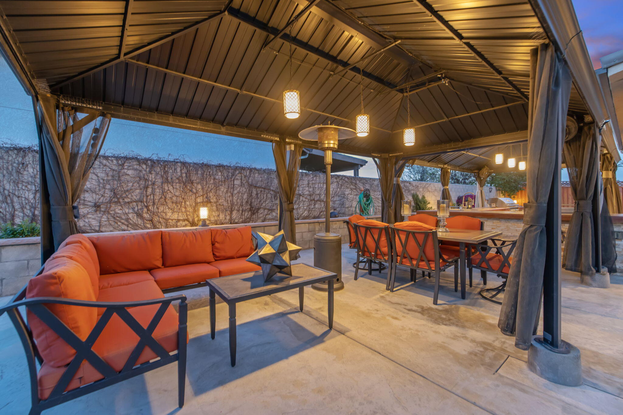 2433 Diamante Dr, Tulare, CA 93274