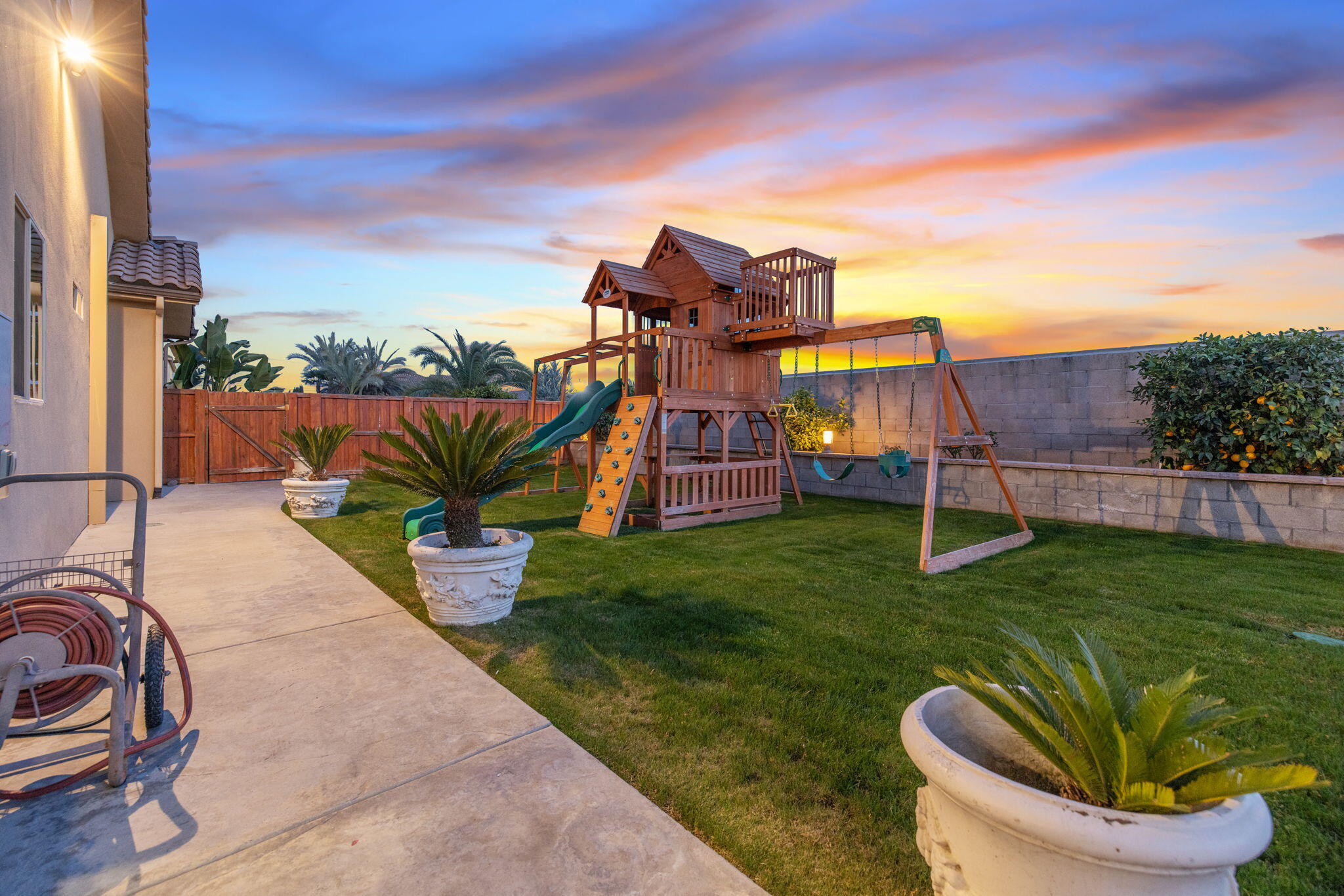 2433 Diamante Dr, Tulare, CA 93274