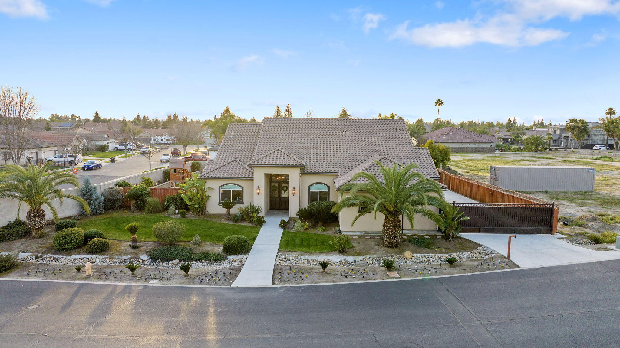 2433 Diamante Dr, Tulare, CA 93274