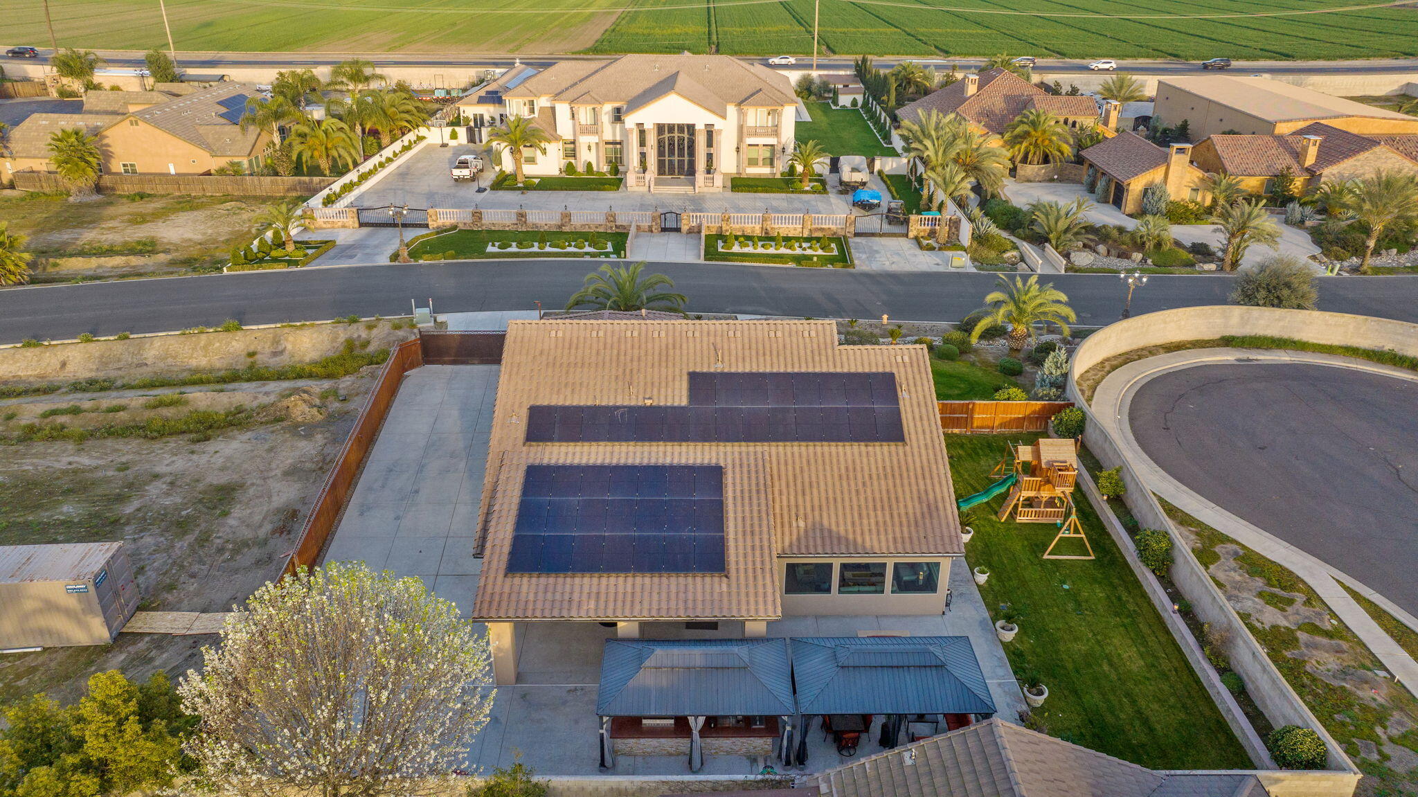 2433 Diamante Dr, Tulare, CA 93274