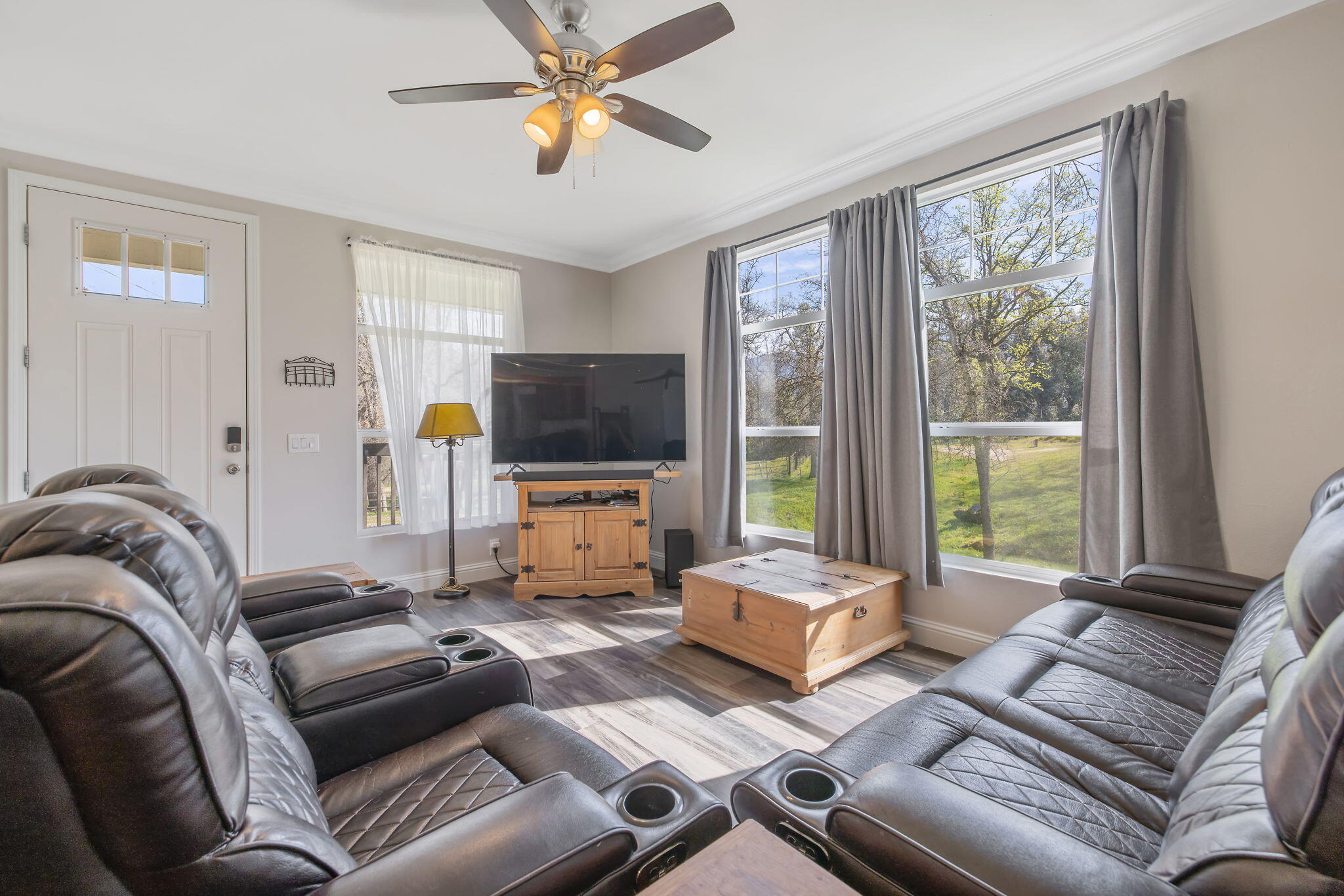 42843 N Fork Dr, Three Rivers, CA 93271