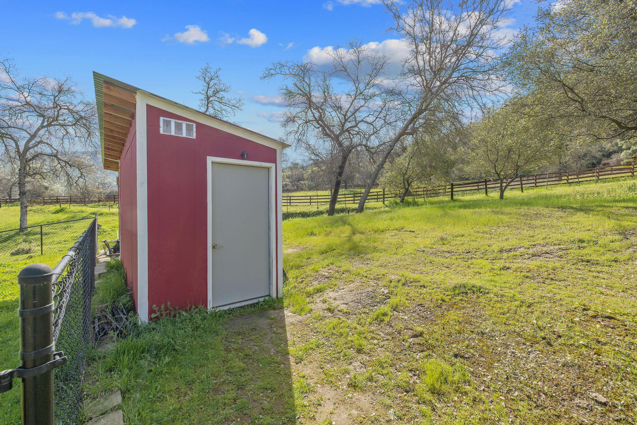 42843 N Fork Dr, Three Rivers, CA 93271