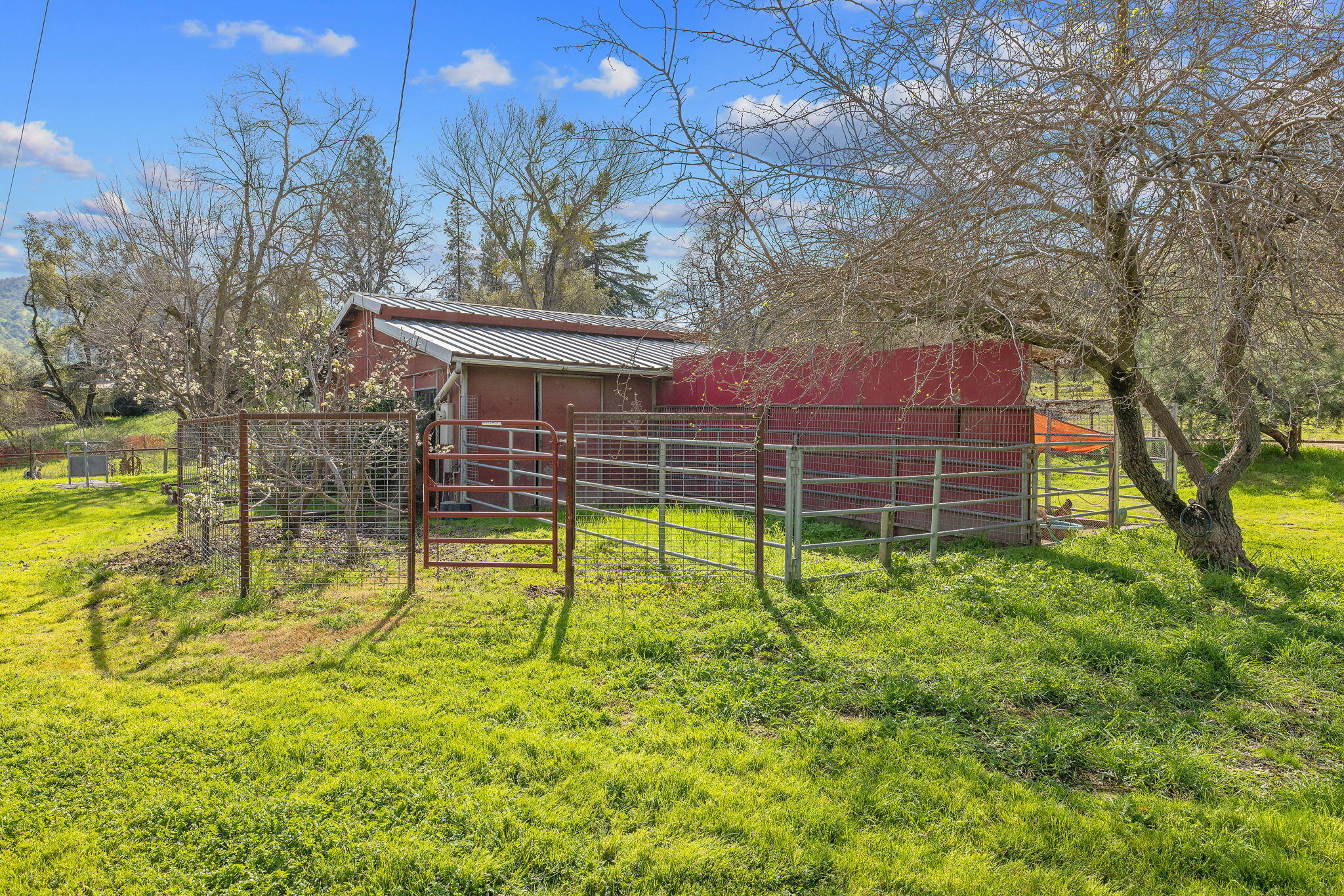 42843 N Fork Dr, Three Rivers, CA 93271