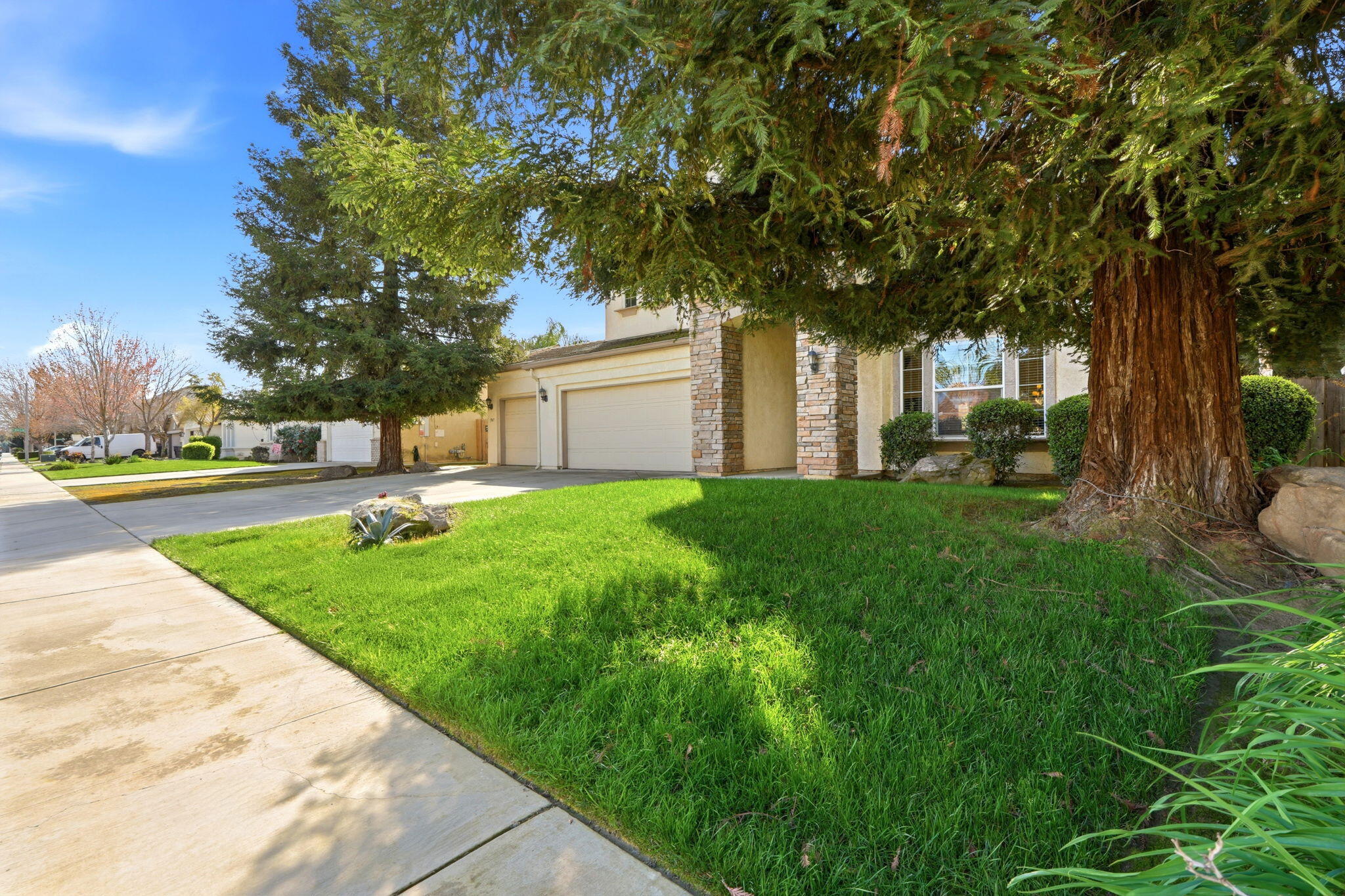 3947 E Cambridge Ave, Visalia, CA 93292