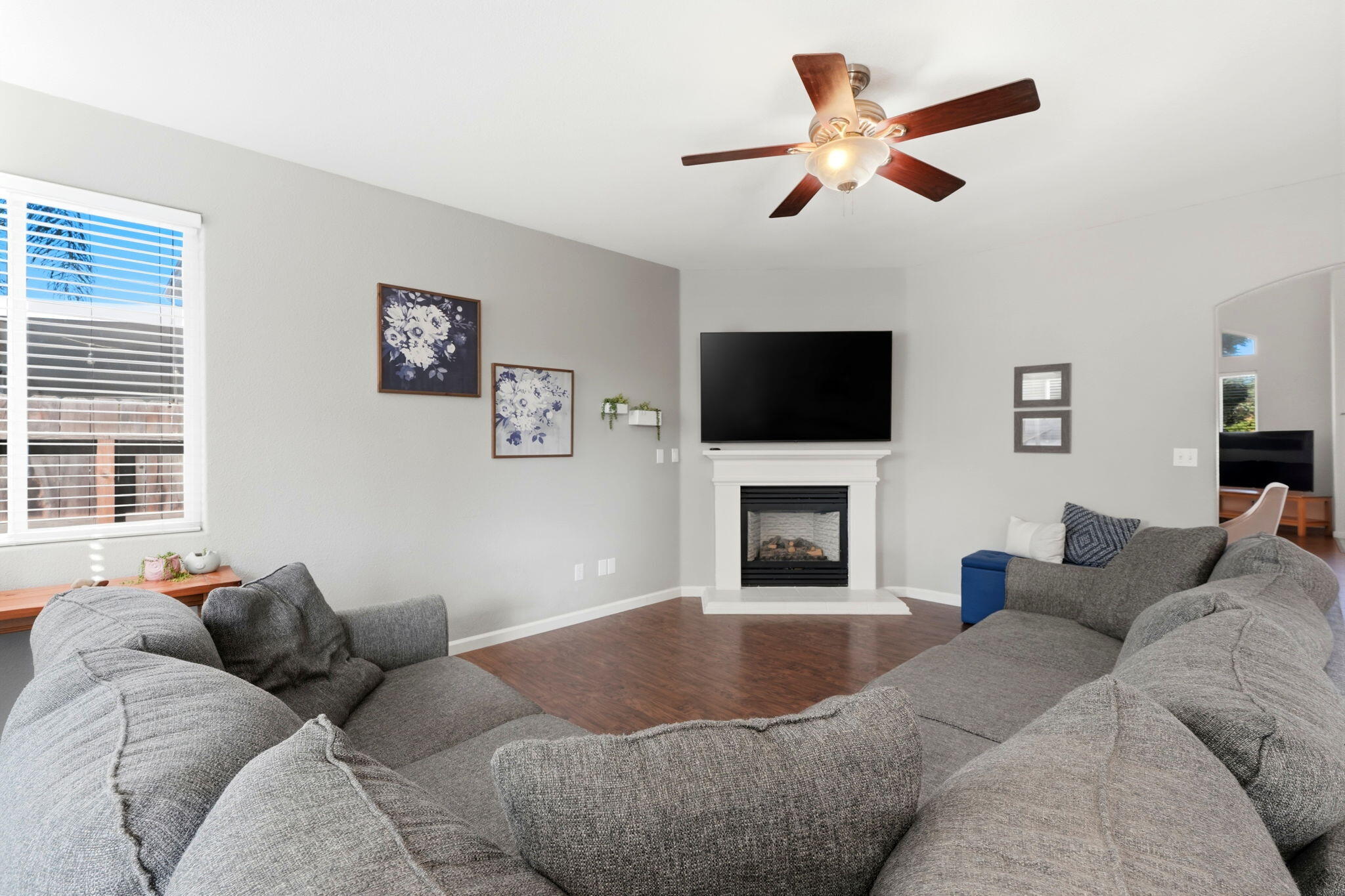 3947 E Cambridge Ave, Visalia, CA 93292