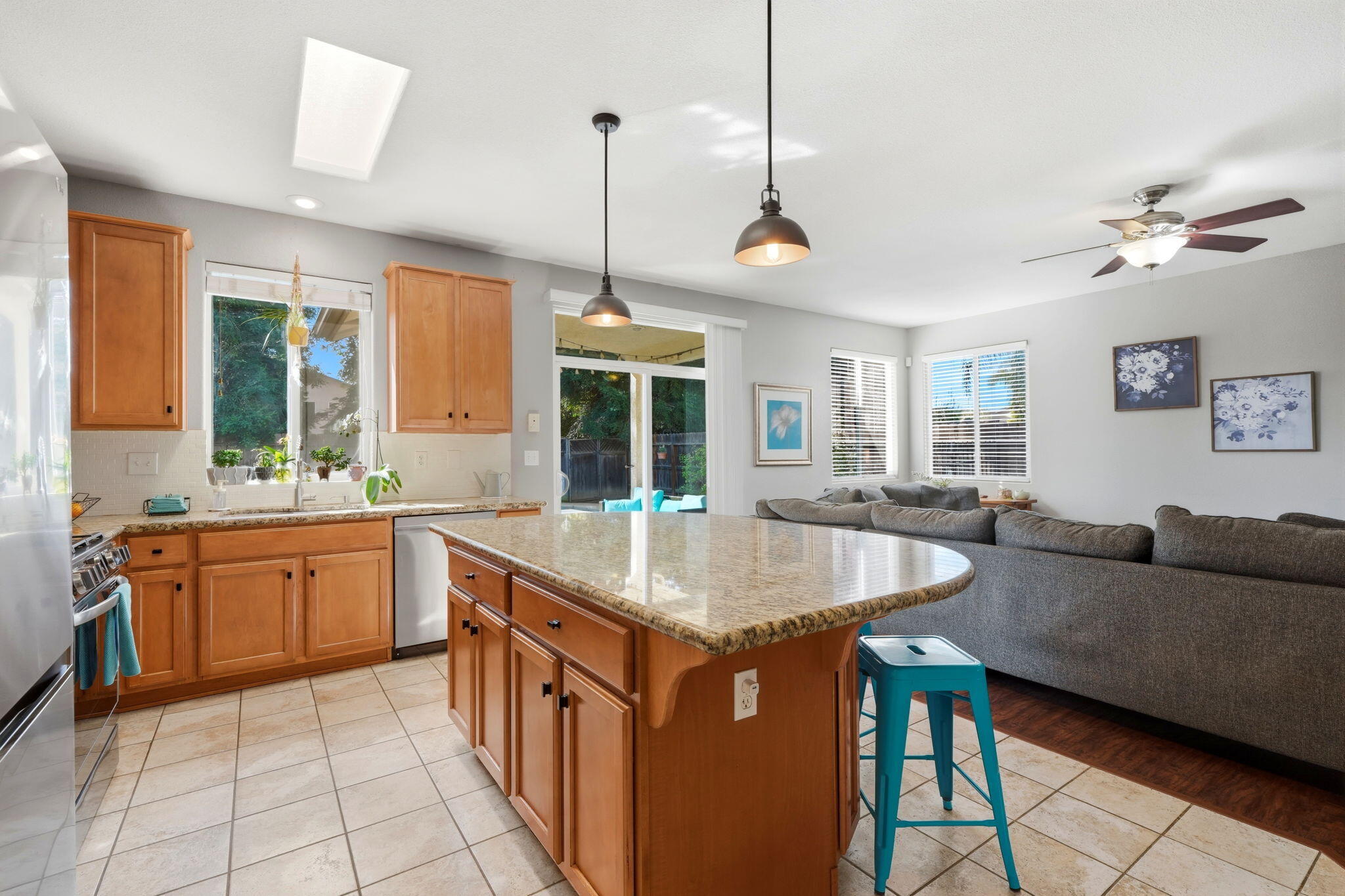 3947 E Cambridge Ave, Visalia, CA 93292