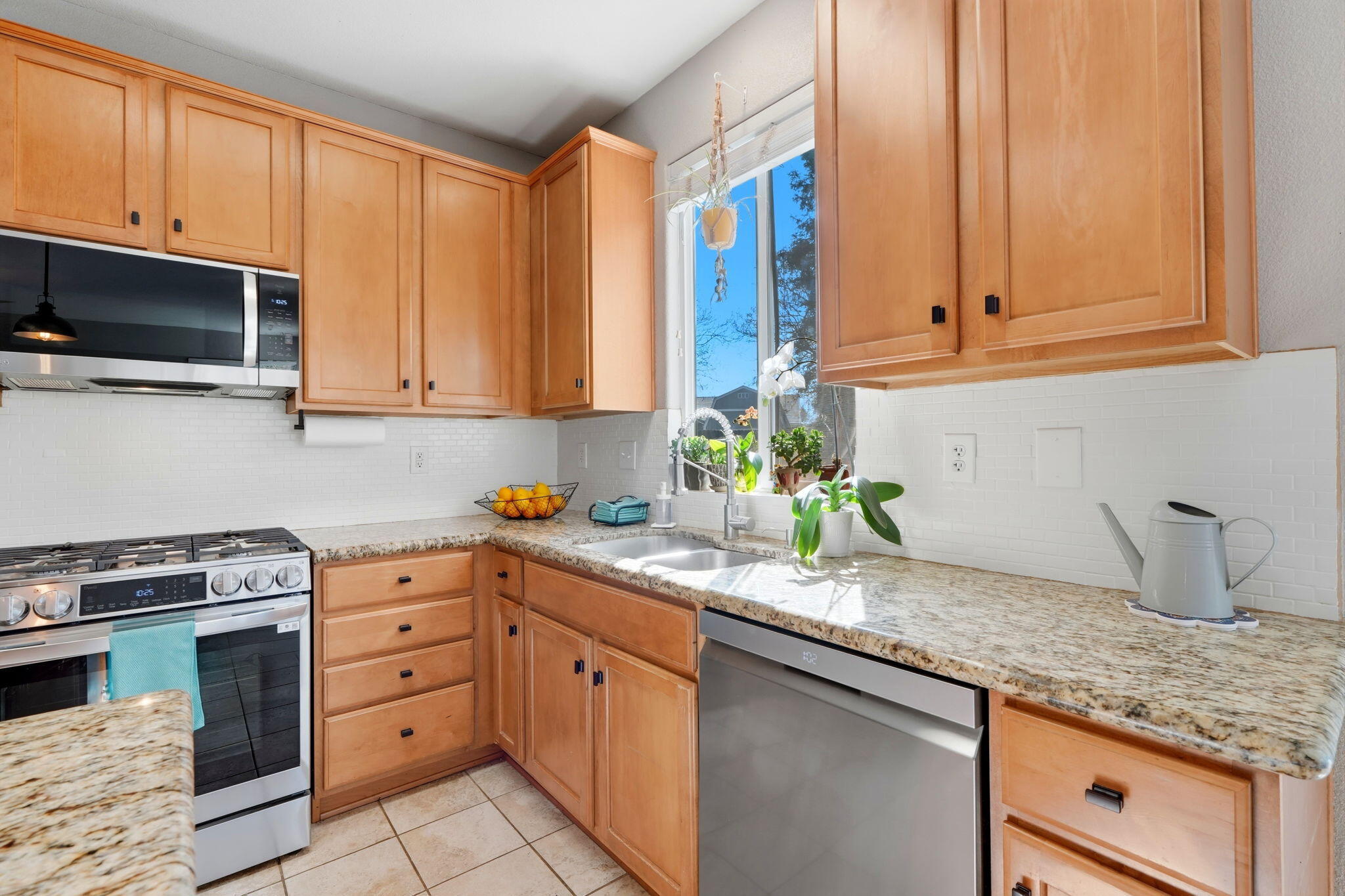 3947 E Cambridge Ave, Visalia, CA 93292