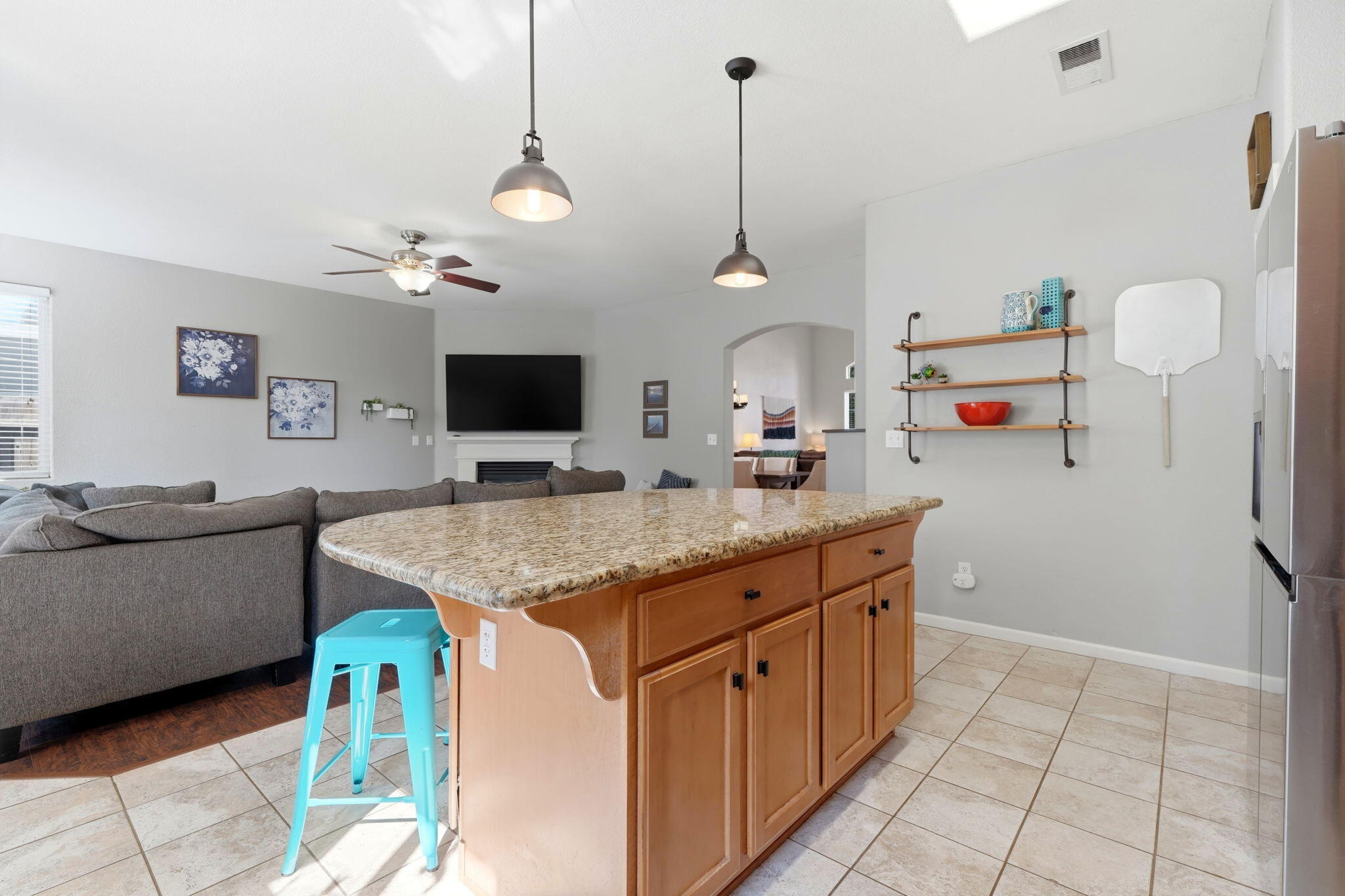 3947 E Cambridge Ave, Visalia, CA 93292