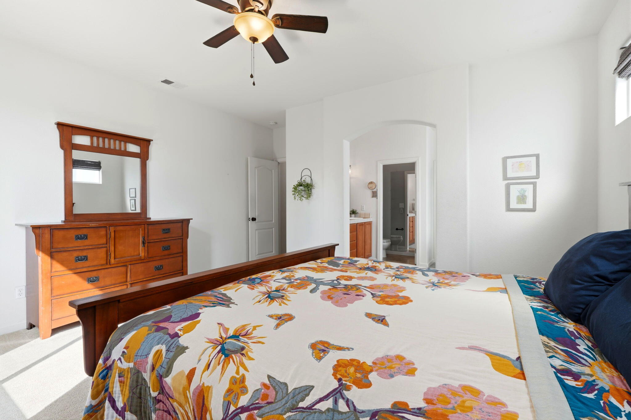 3947 E Cambridge Ave, Visalia, CA 93292