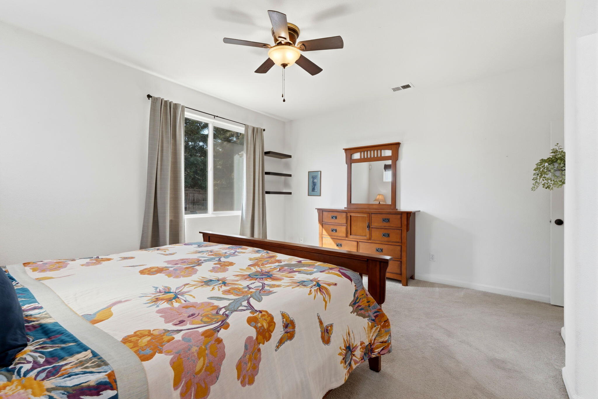 3947 E Cambridge Ave, Visalia, CA 93292