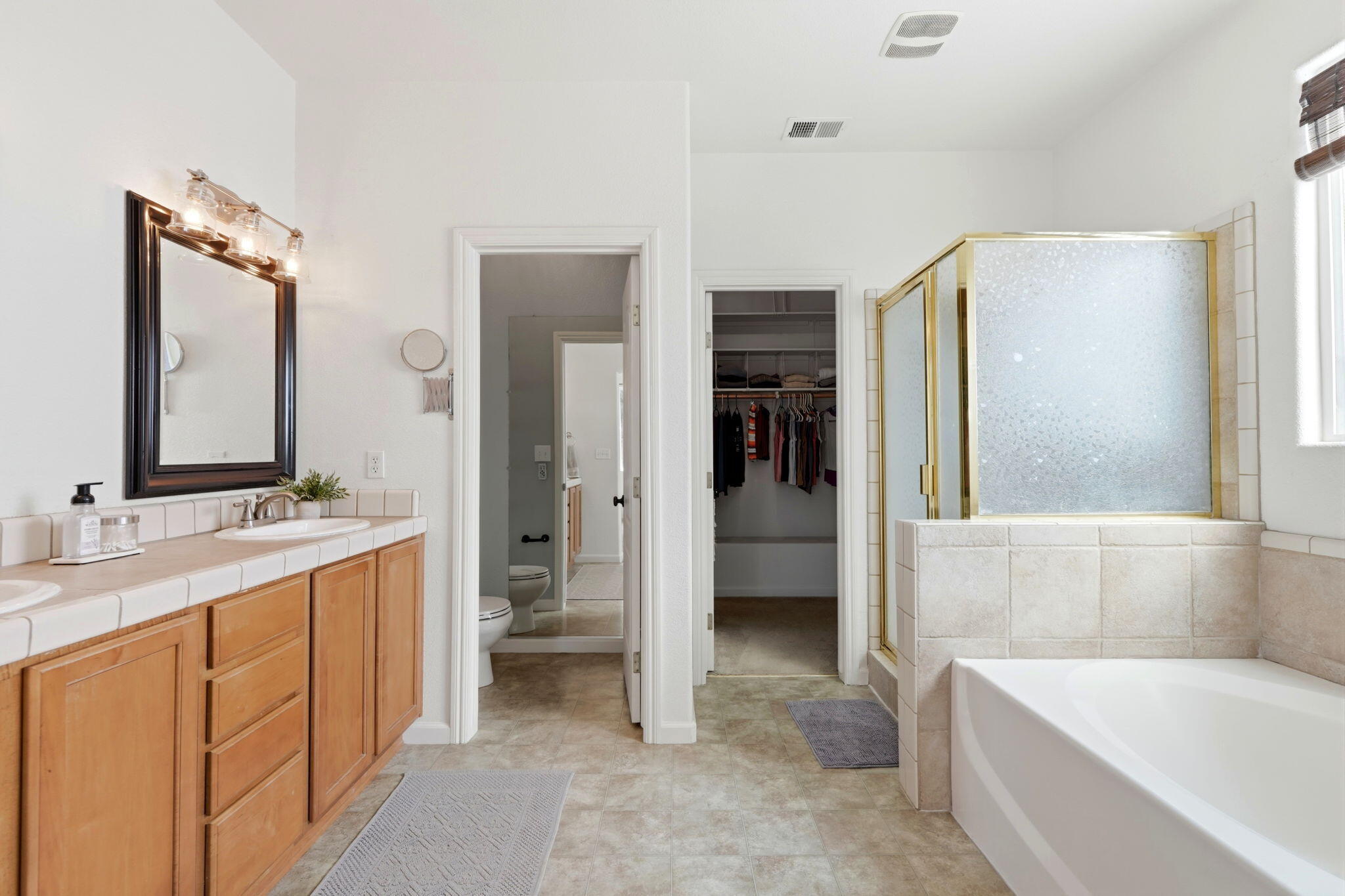 3947 E Cambridge Ave, Visalia, CA 93292