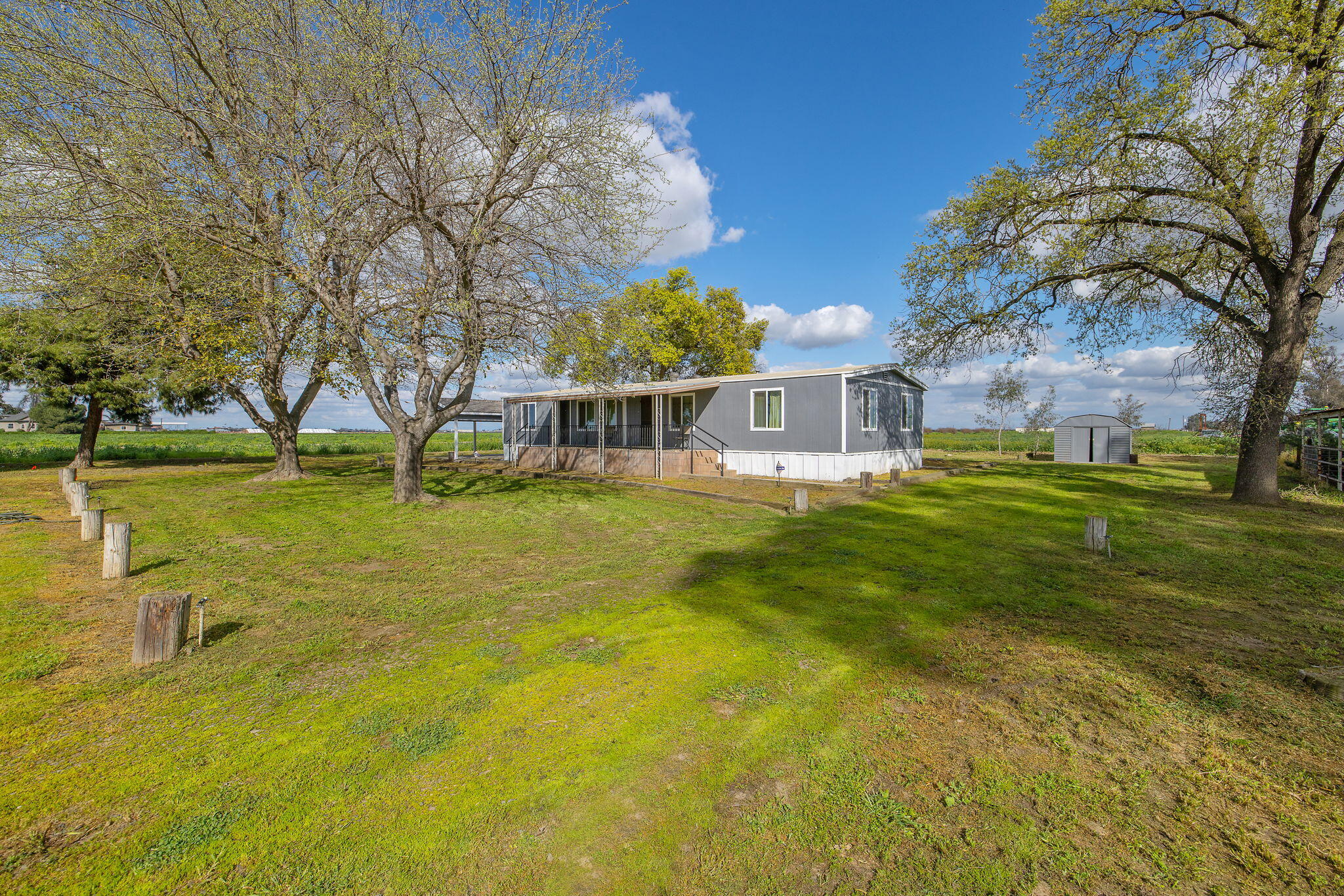 13941 9th Ave, Hanford, CA 93230