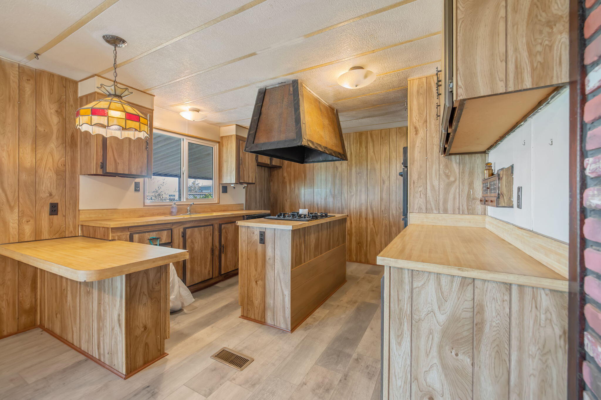 13941 9th Ave, Hanford, CA 93230