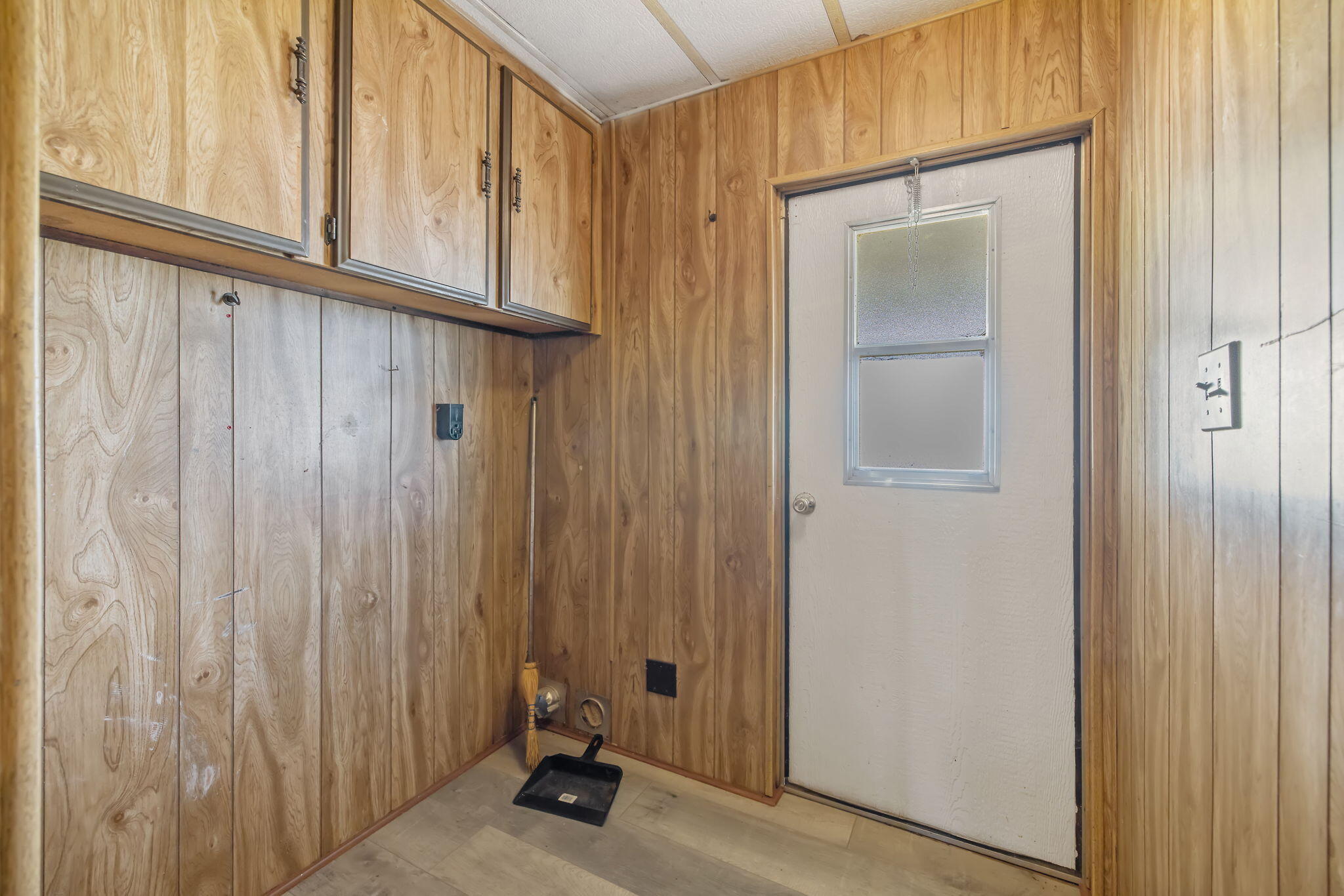 13941 9th Ave, Hanford, CA 93230