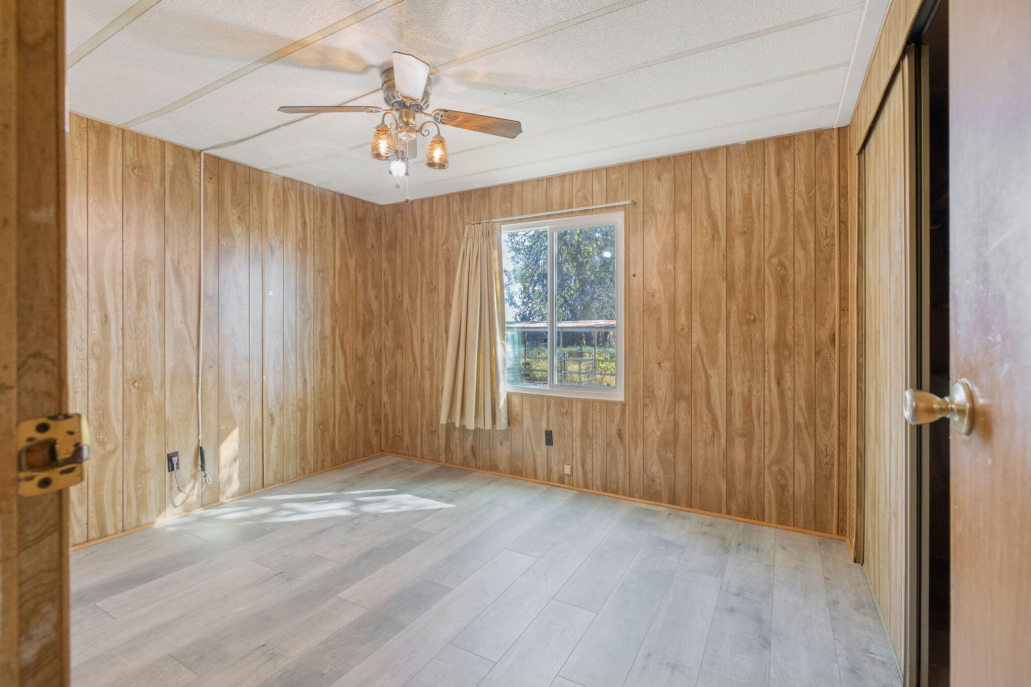 13941 9th Ave, Hanford, CA 93230