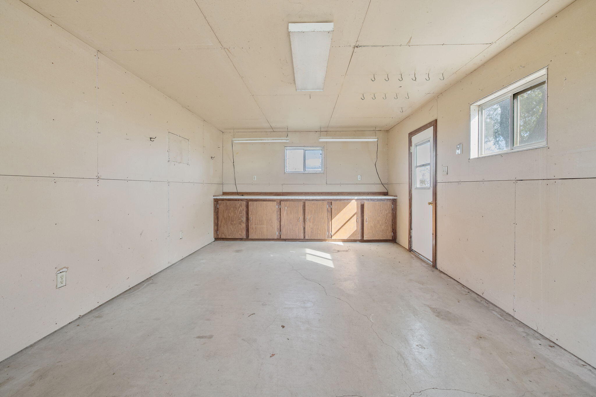 13941 9th Ave, Hanford, CA 93230