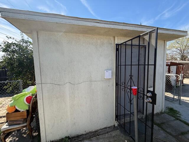 748 S Walter St, Tulare, CA 93274