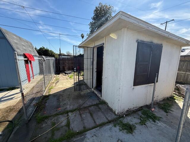 748 S Walter St, Tulare, CA 93274