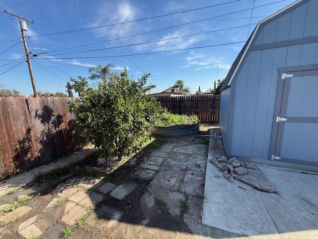 748 S Walter St, Tulare, CA 93274