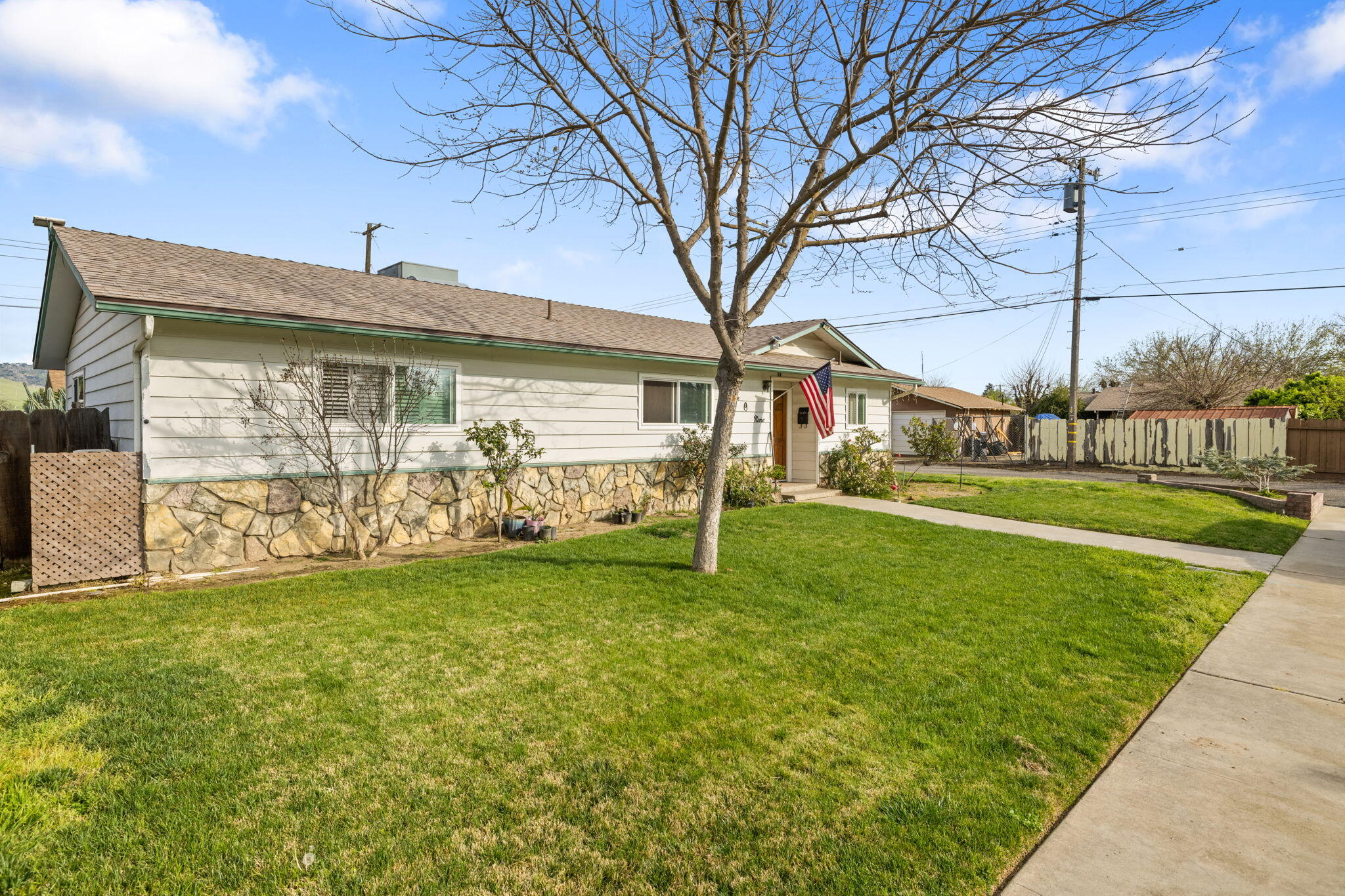 509 S Orange Ave, Exeter, CA 93221