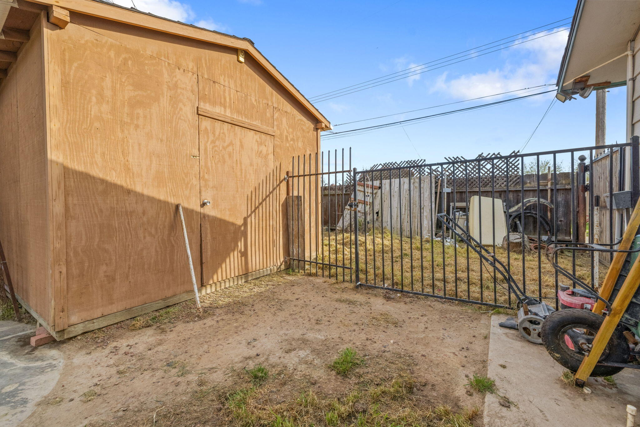 509 S Orange Ave, Exeter, CA 93221