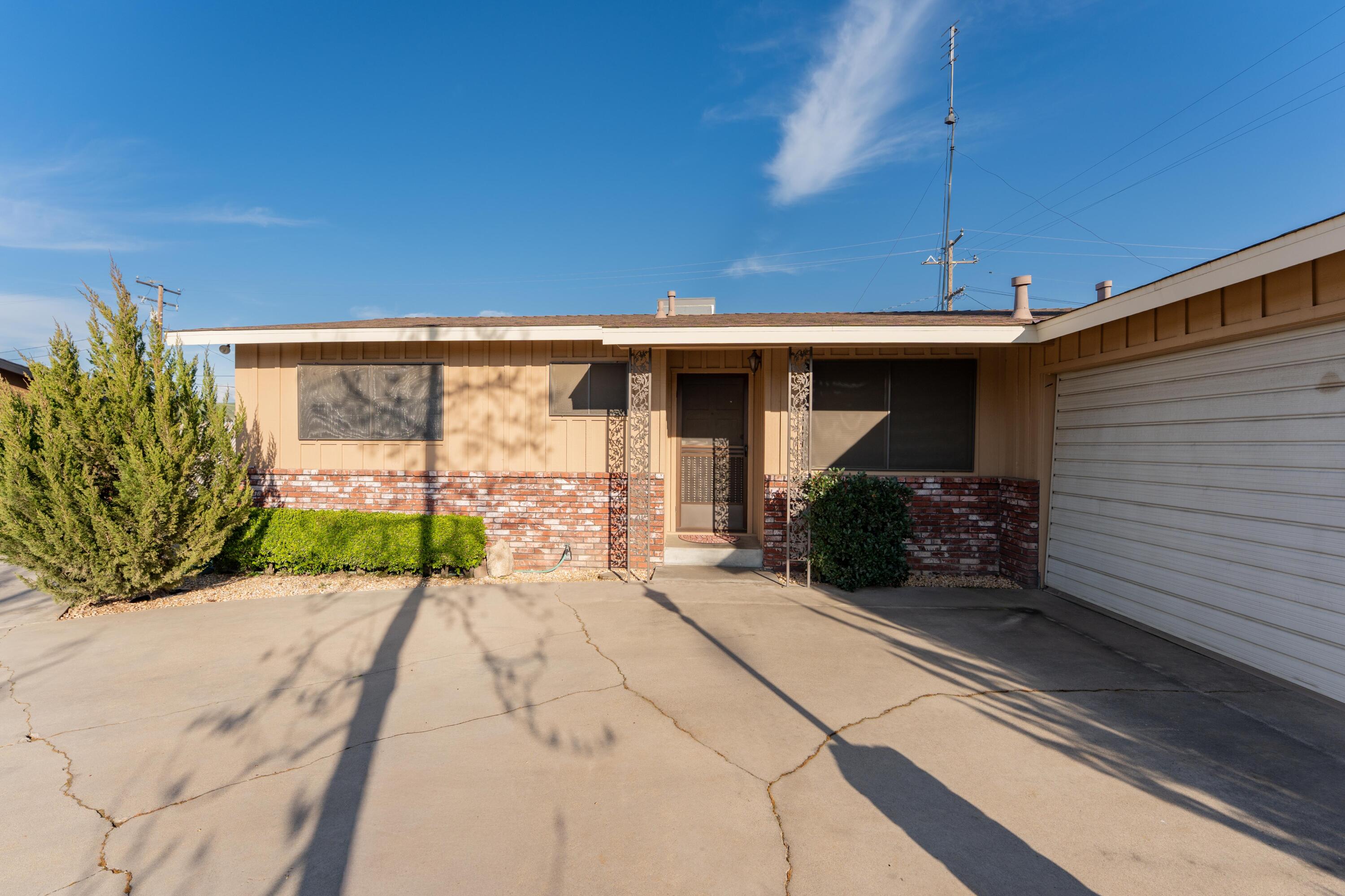 1306 Lowery St, Porterville, CA 93257
