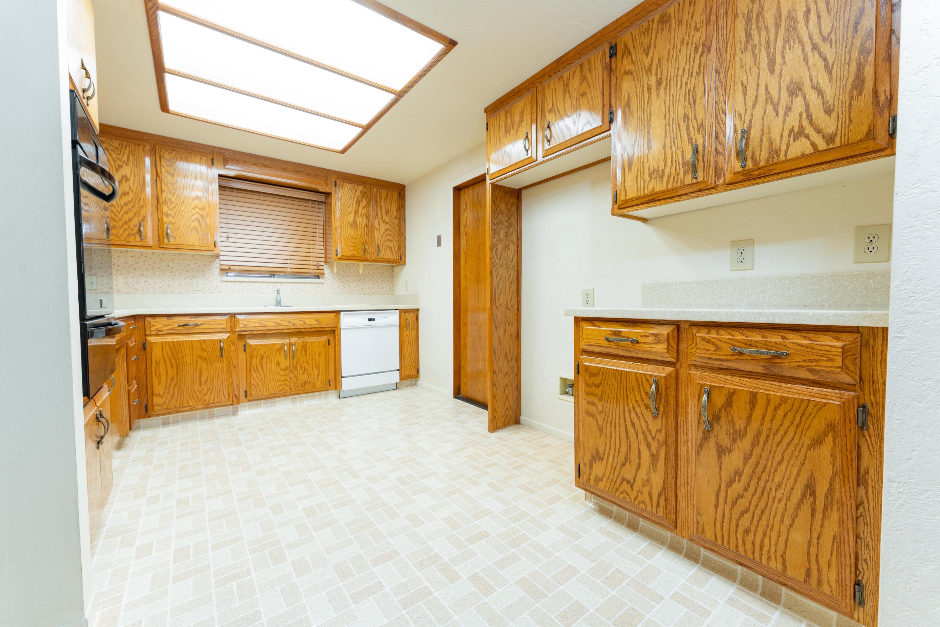 1306 Lowery St, Porterville, CA 93257