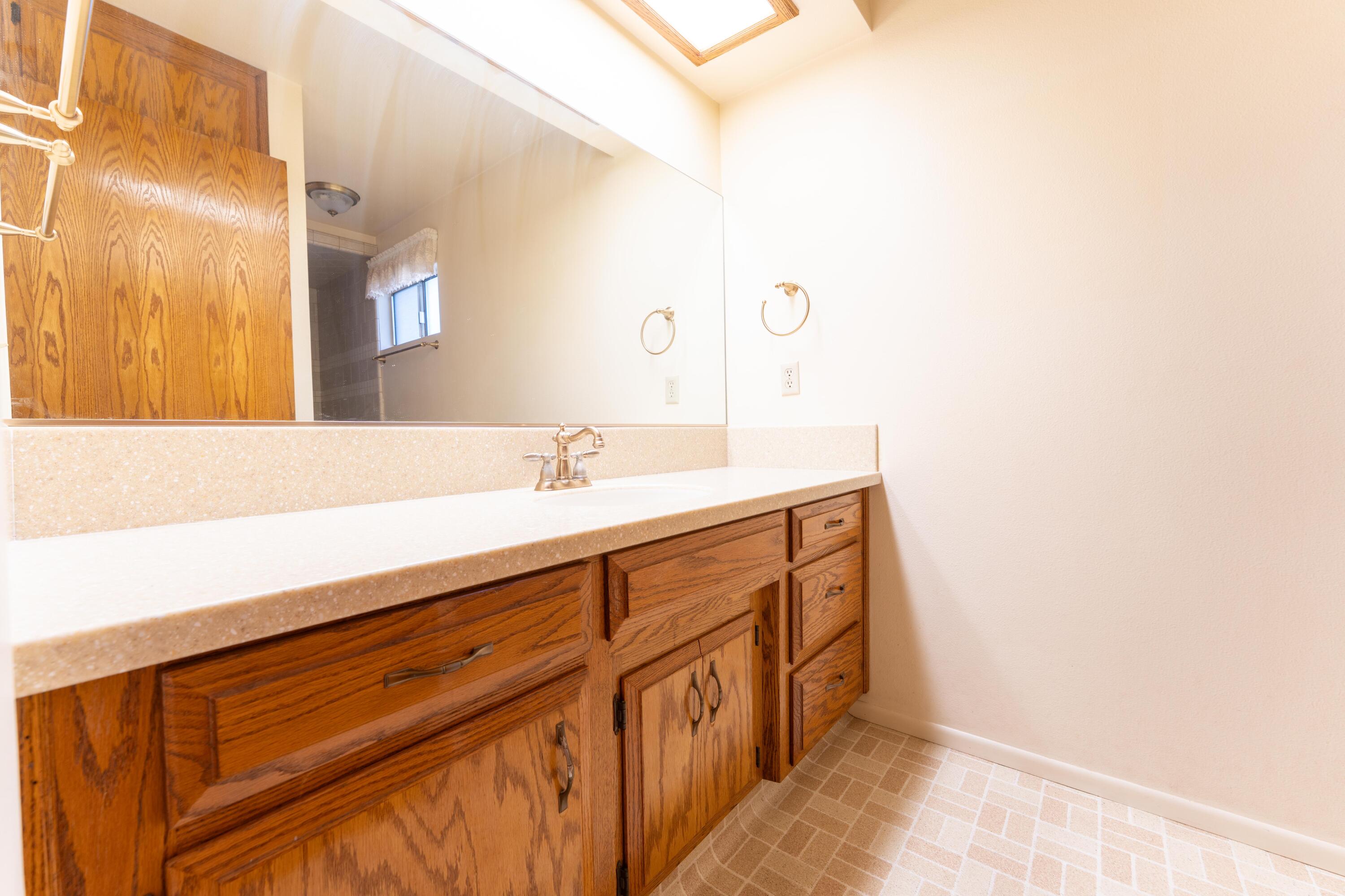 1306 Lowery St, Porterville, CA 93257