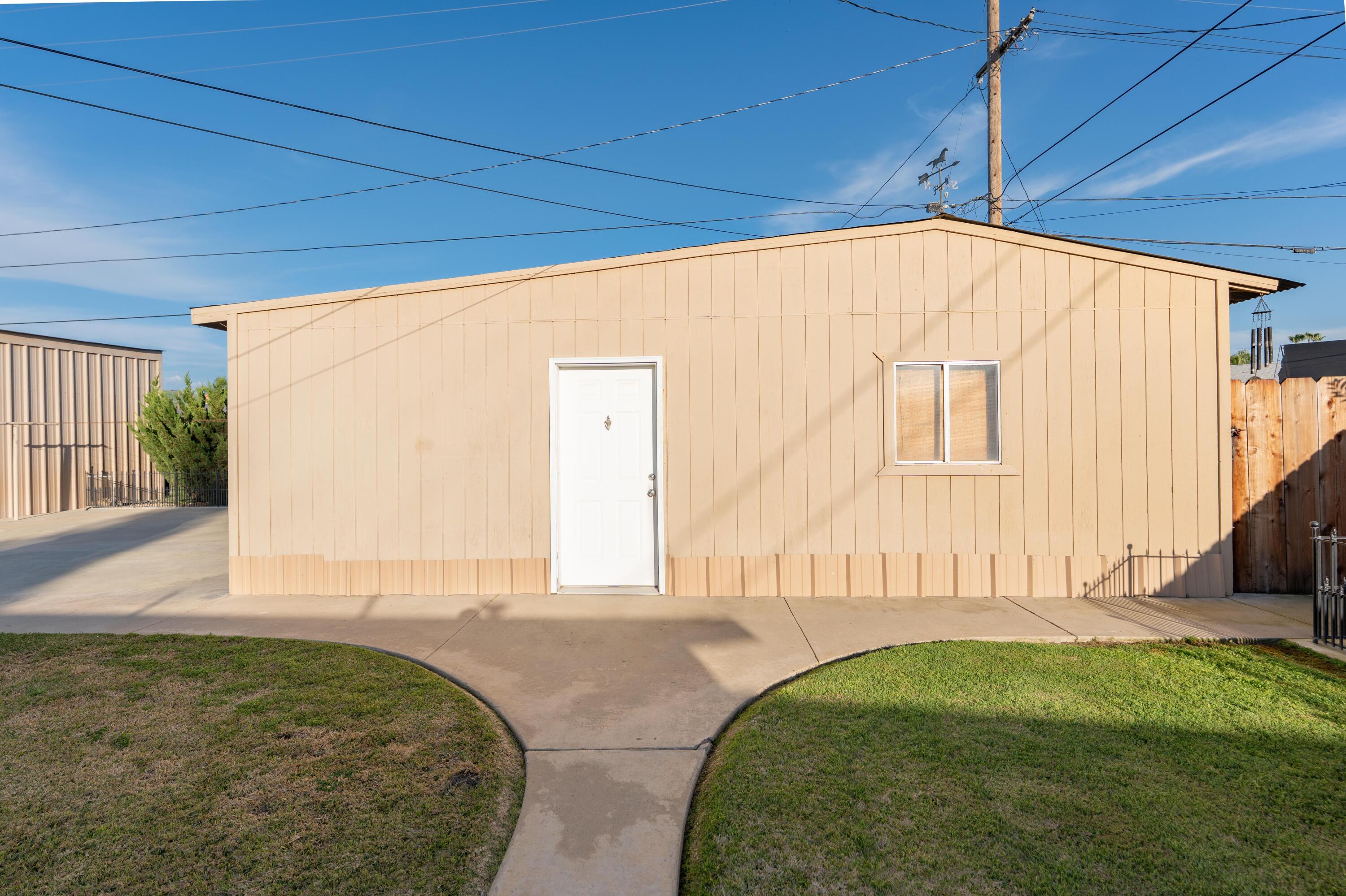 1306 Lowery St, Porterville, CA 93257